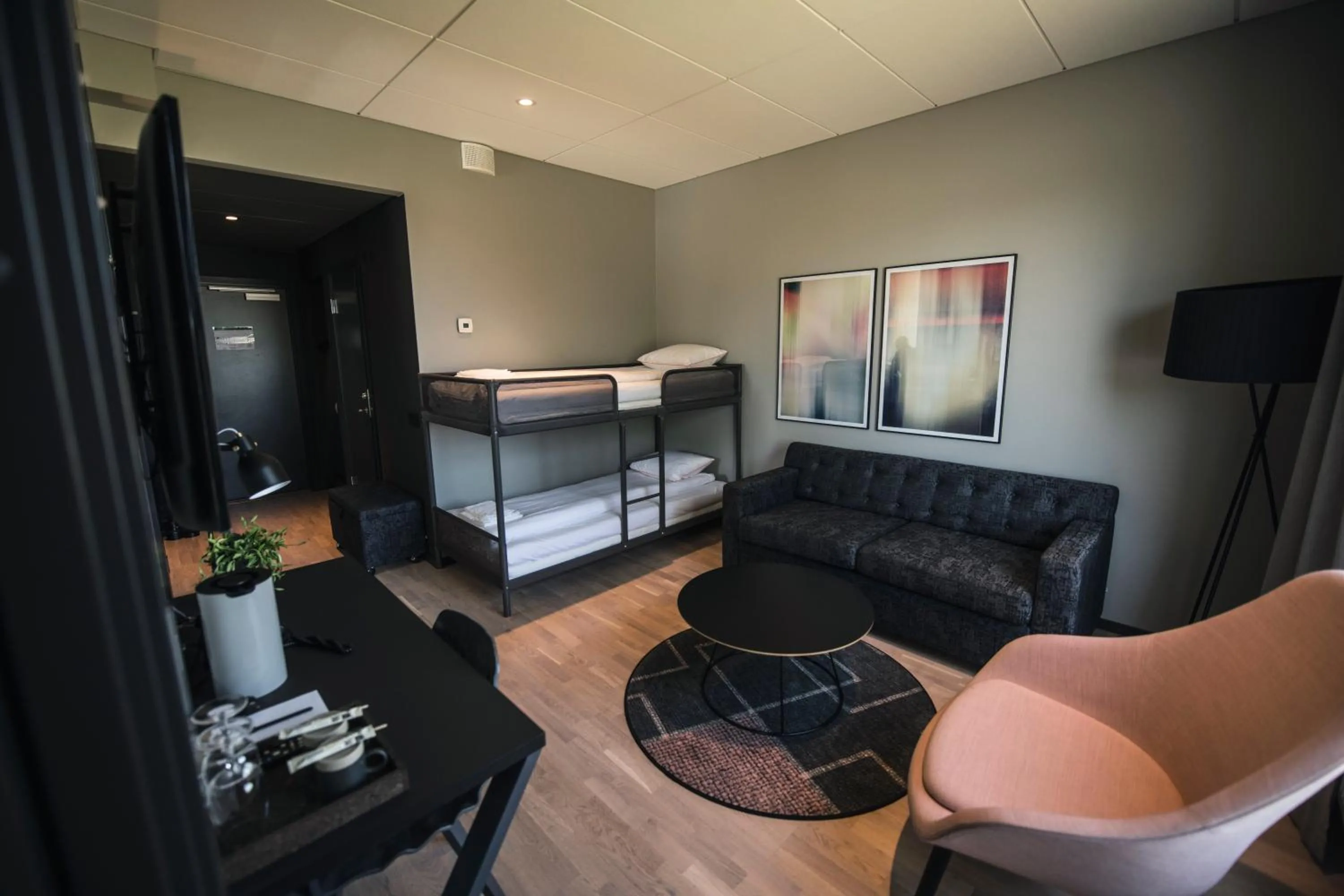 Living room, Bed in Frösö Park Hotel