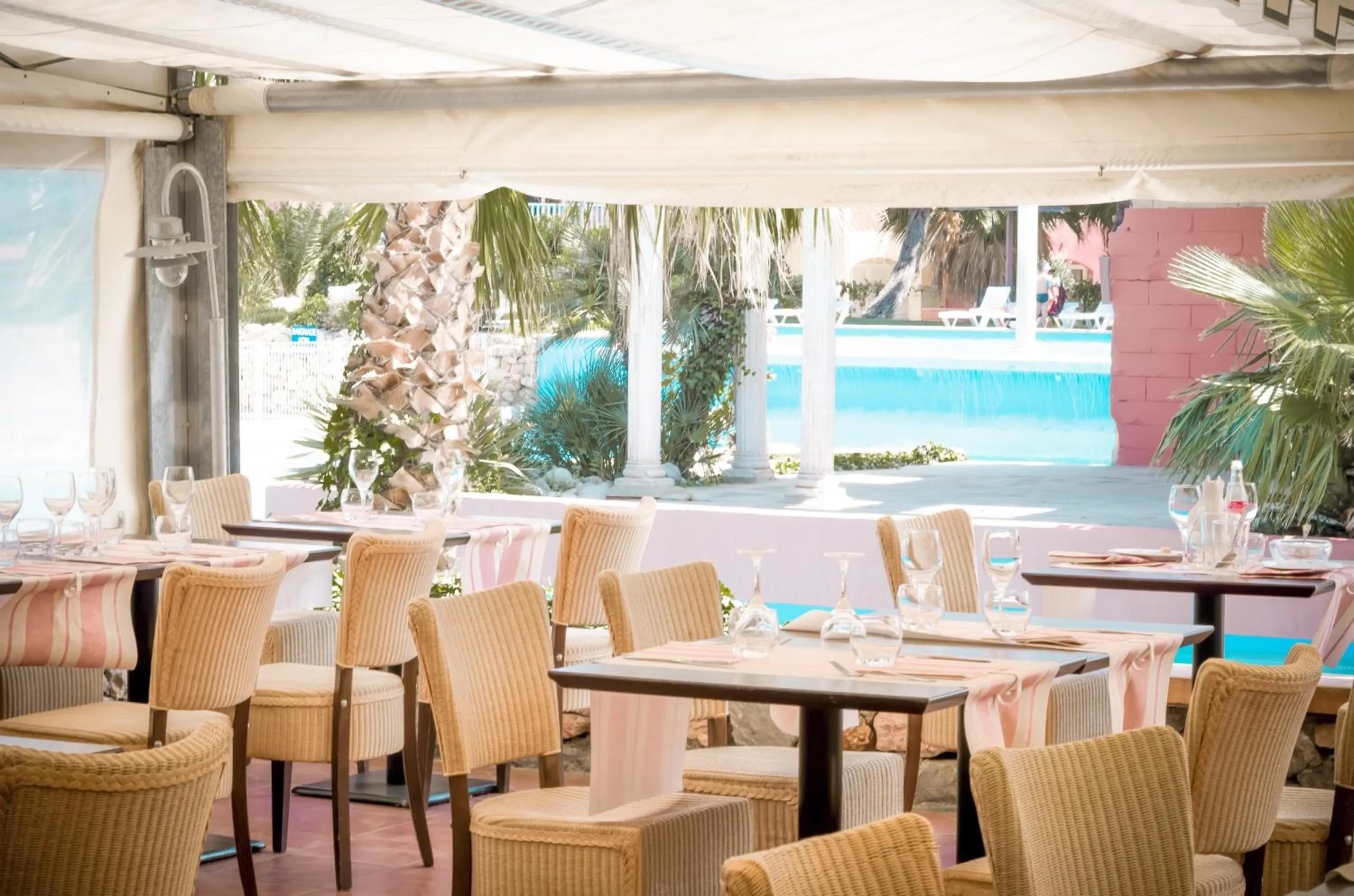 Restaurant/places to eat in Malibu Village