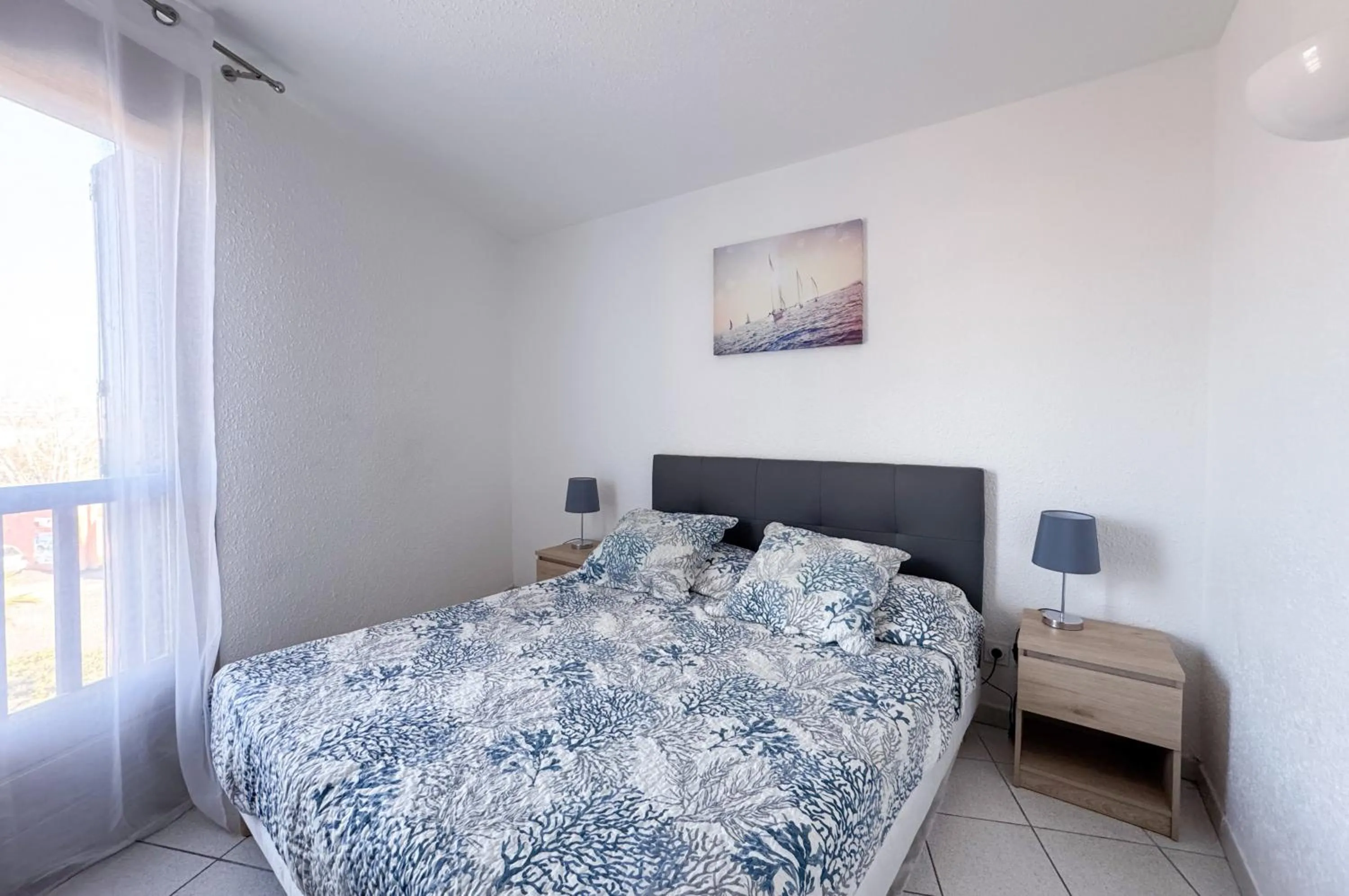 Bedroom, Bed in Malibu Village