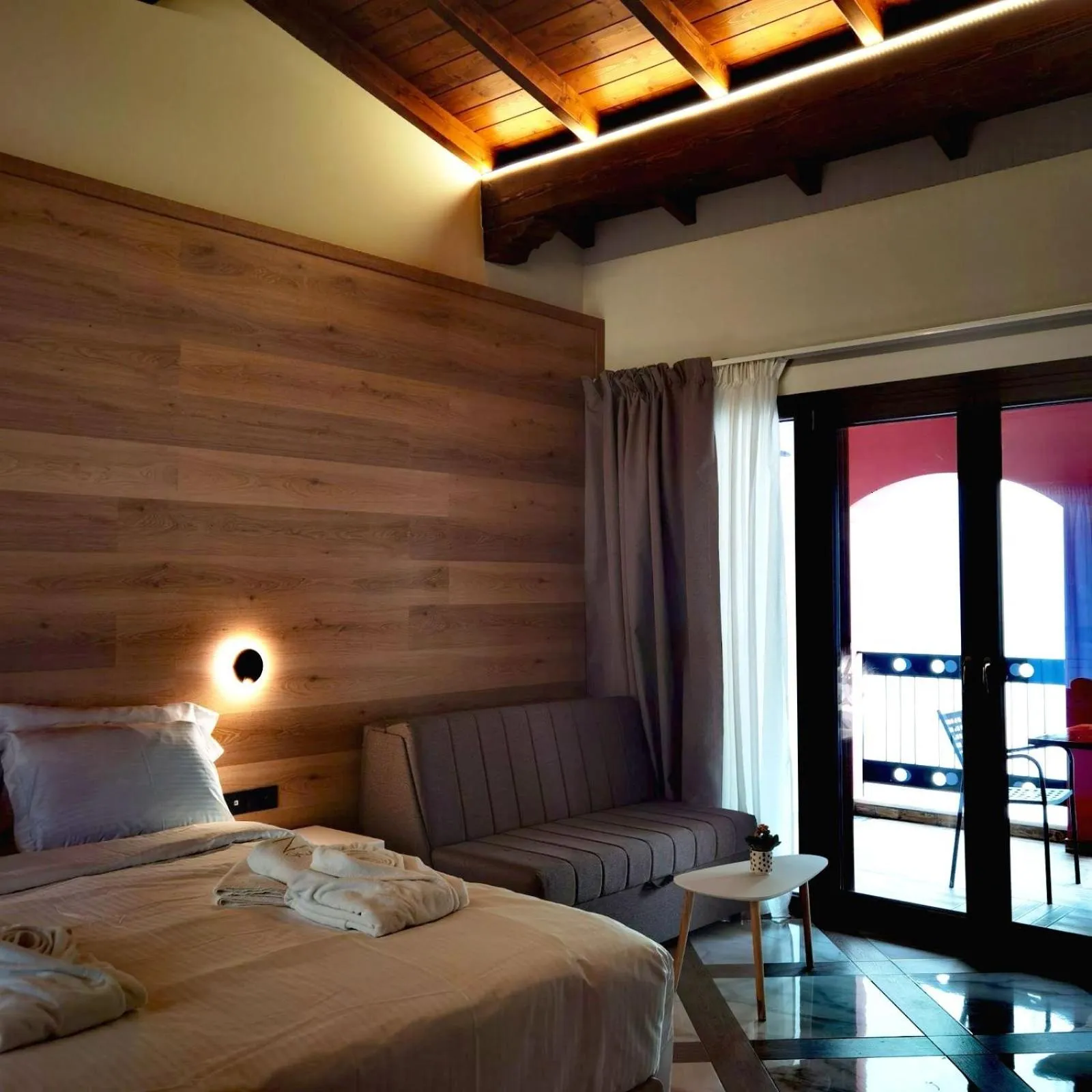 Bed in Z Inn Ioannina