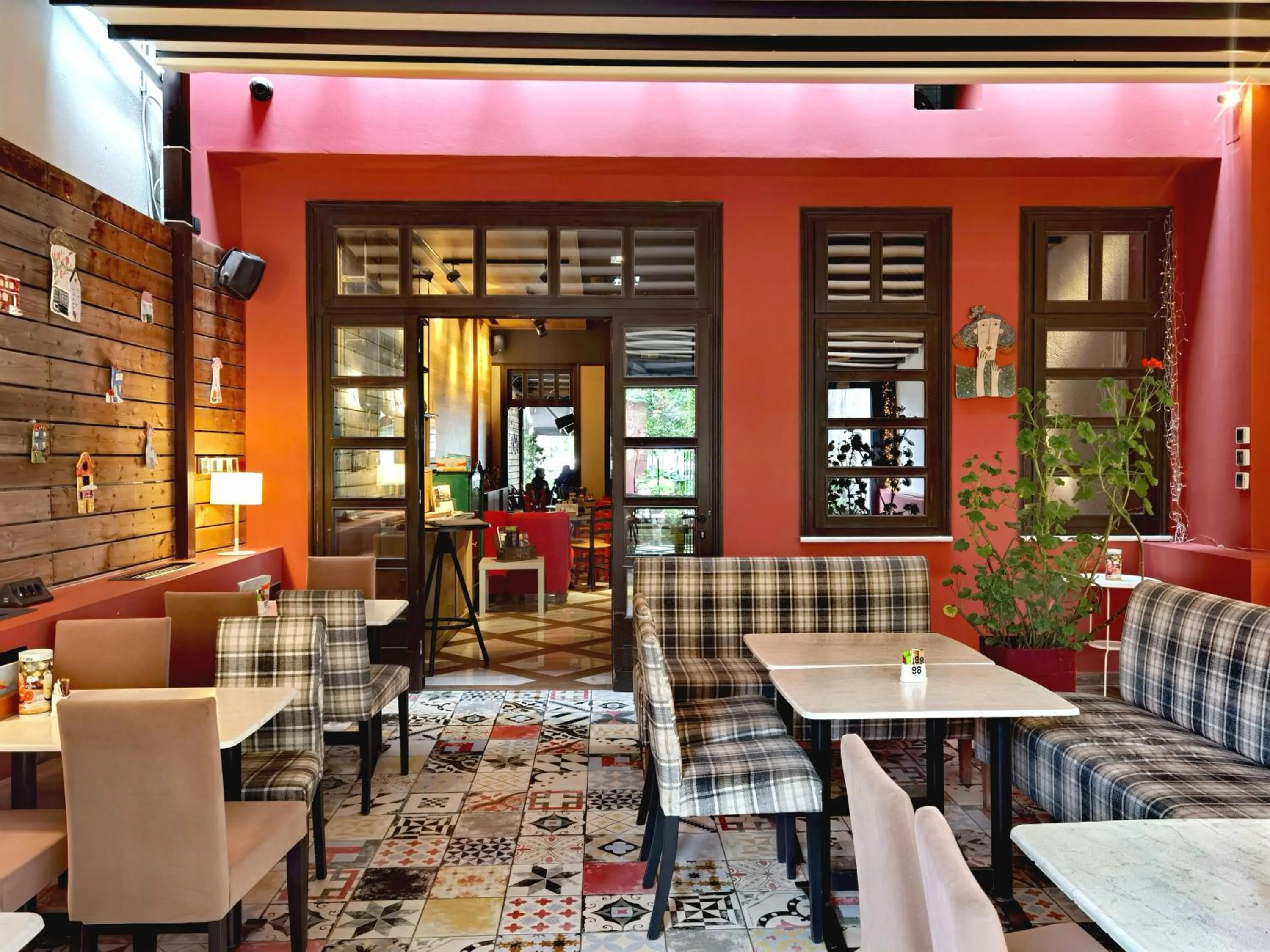 Restaurant/places to eat in Z Inn Ioannina