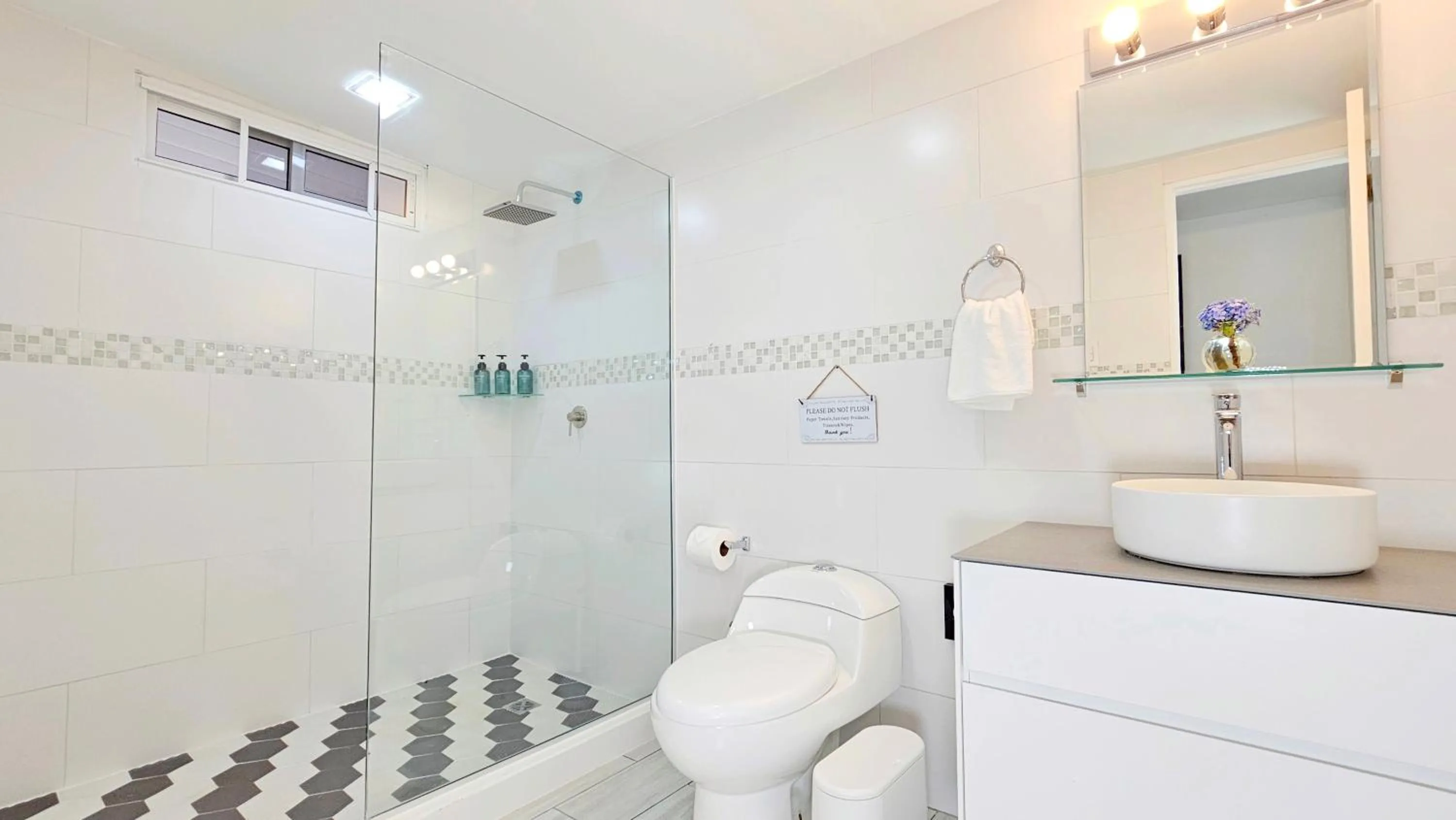 Shower in Casa Reina by Villa Alejandro