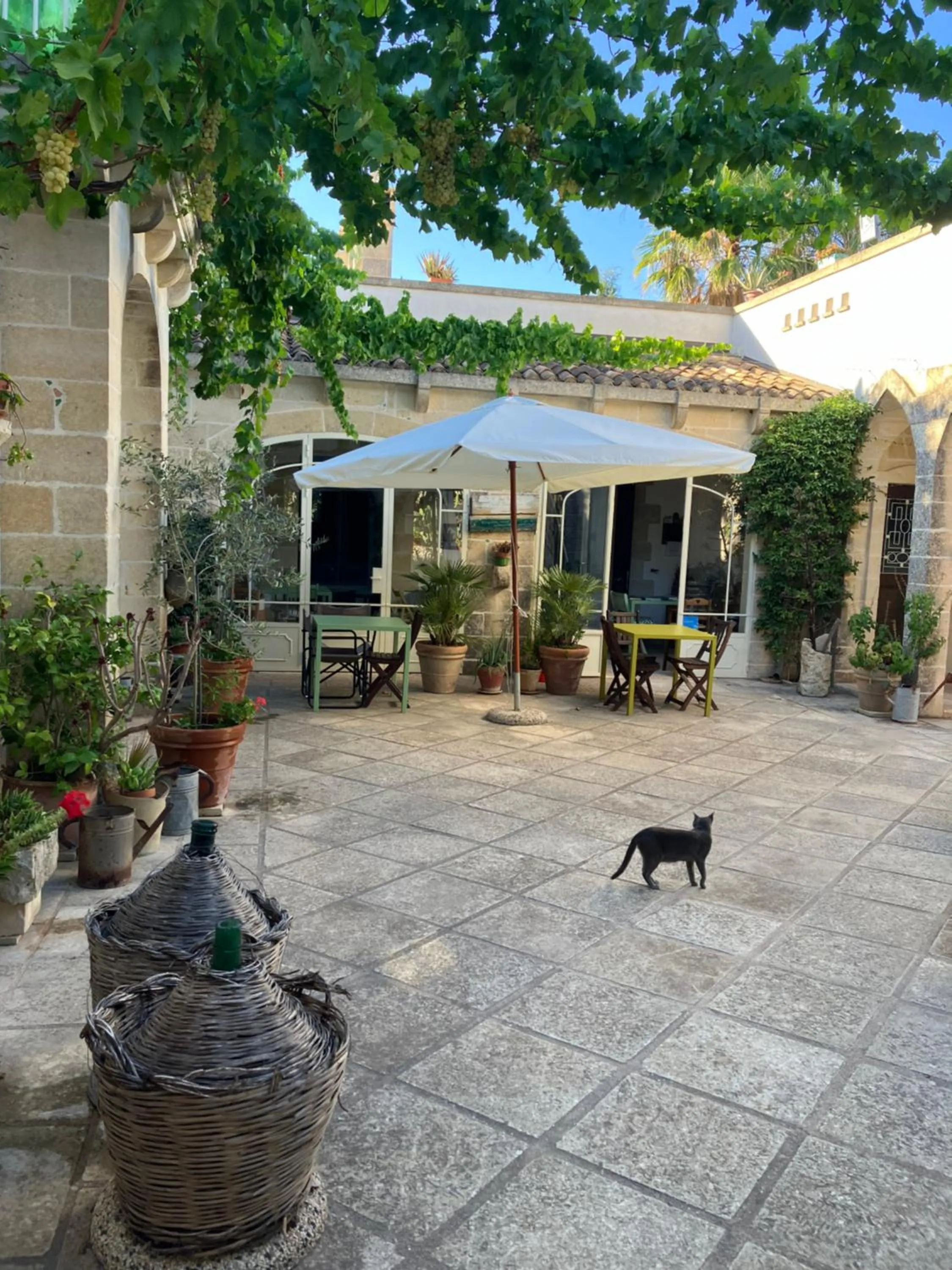 Inner courtyard view in Corte dei Salentini
