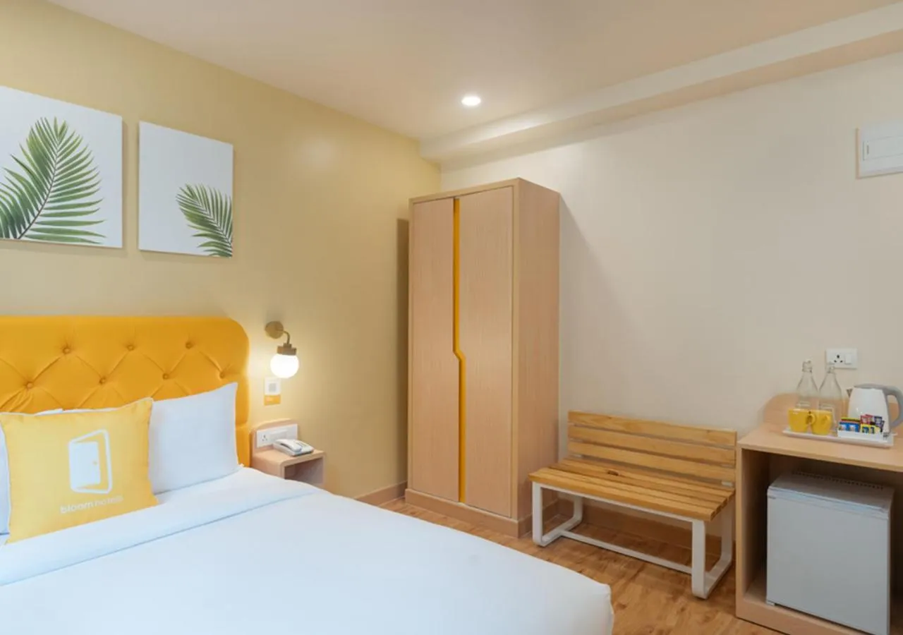 Bed in Bloom Hotel - DLF Road Gachibowli