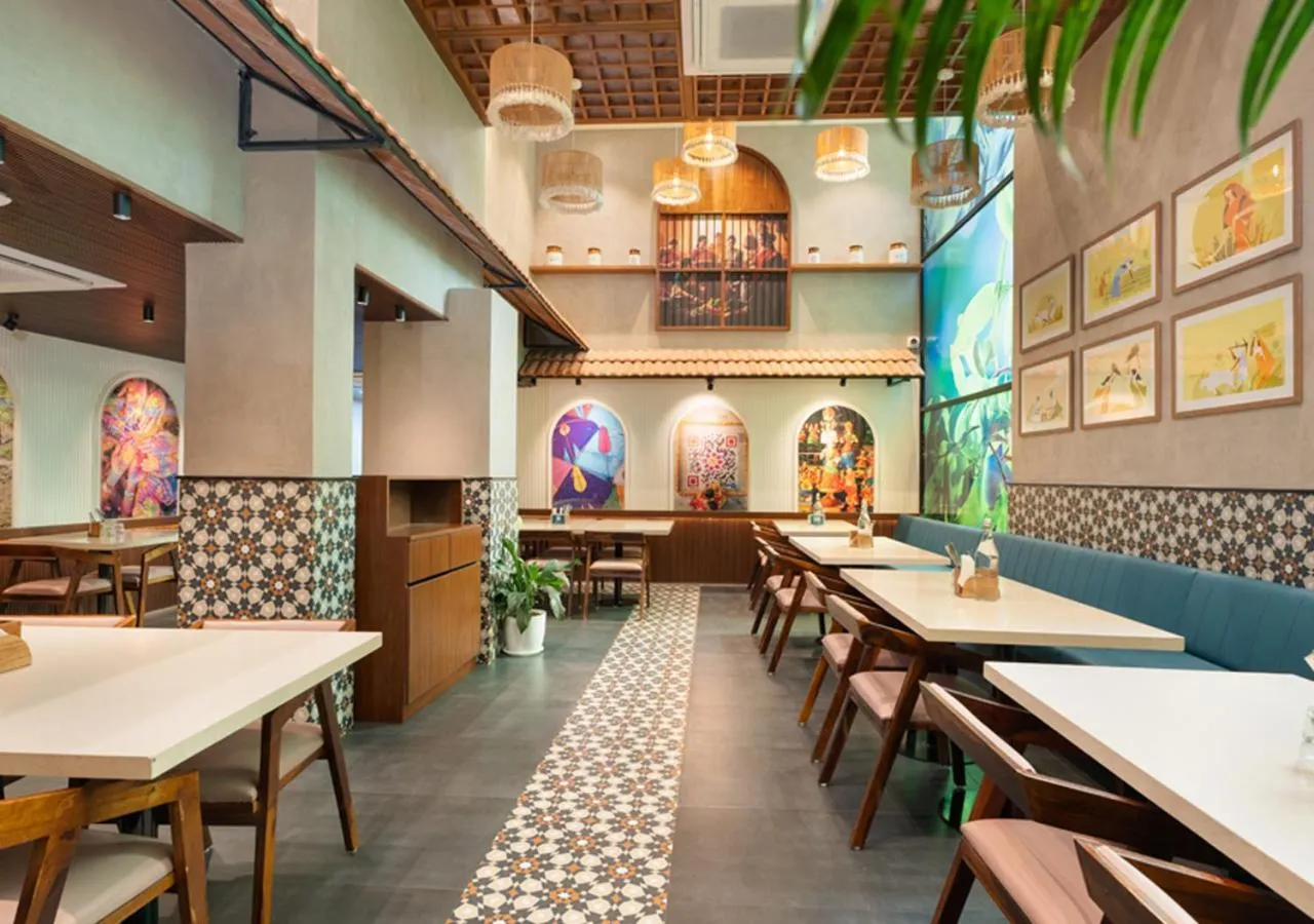 Restaurant/places to eat in Bloom Hotel - DLF Road Gachibowli