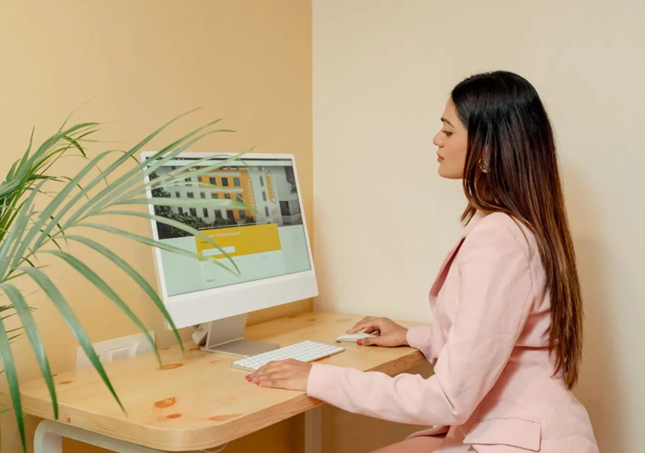 Lobby or reception in Bloom Hotel - DLF Road Gachibowli