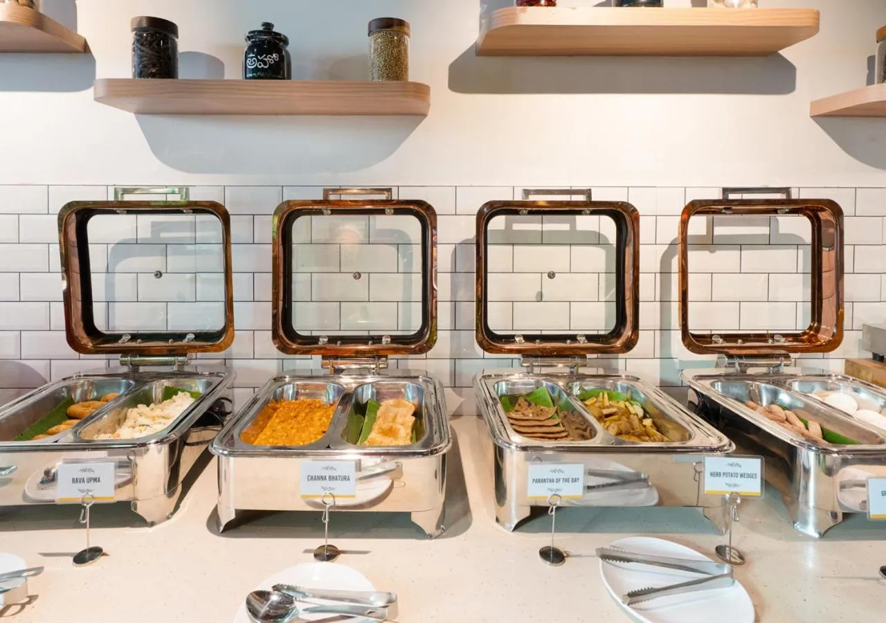 Restaurant/places to eat in Bloom Hotel - DLF Road Gachibowli