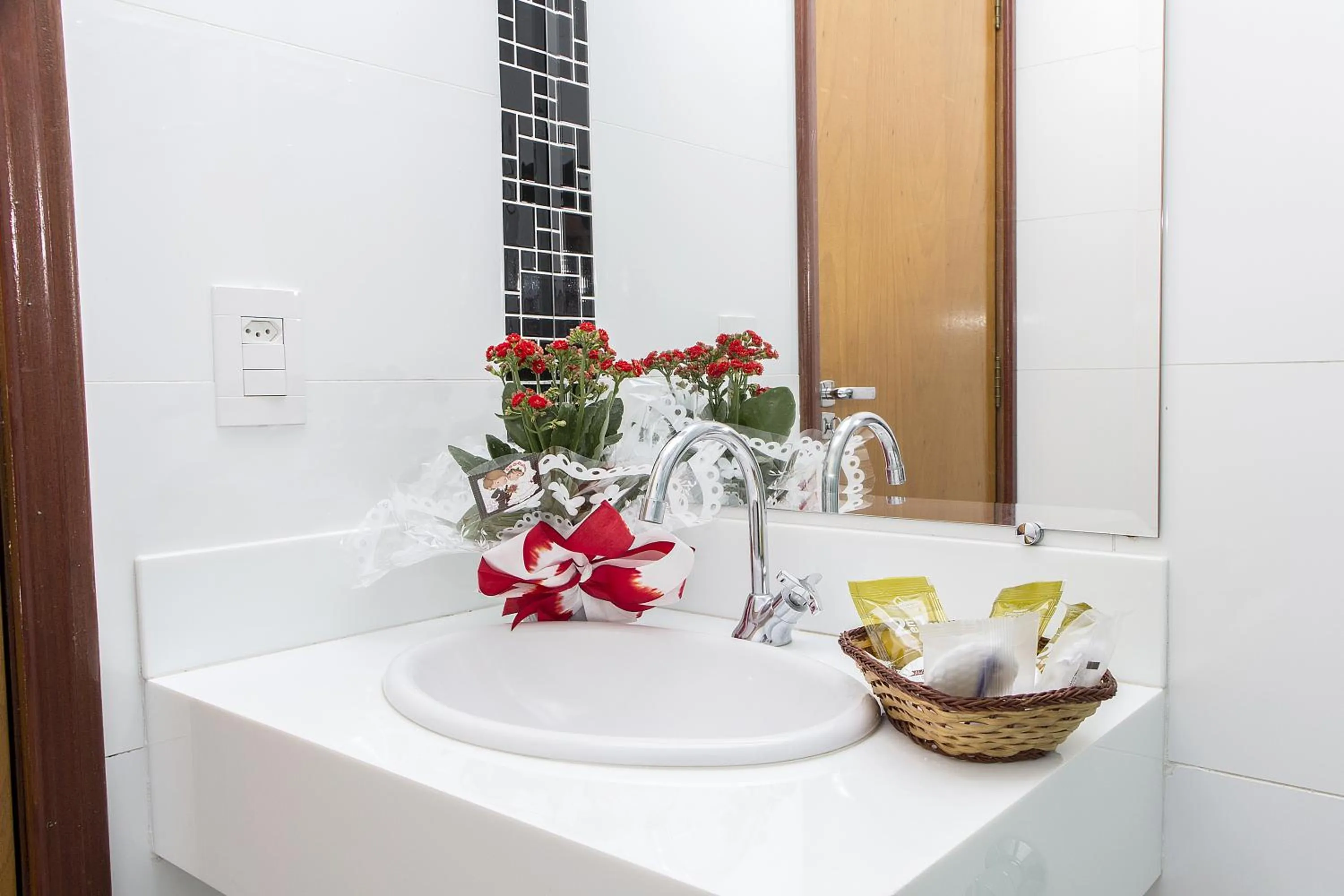 Bathroom in JP Palace Hotel