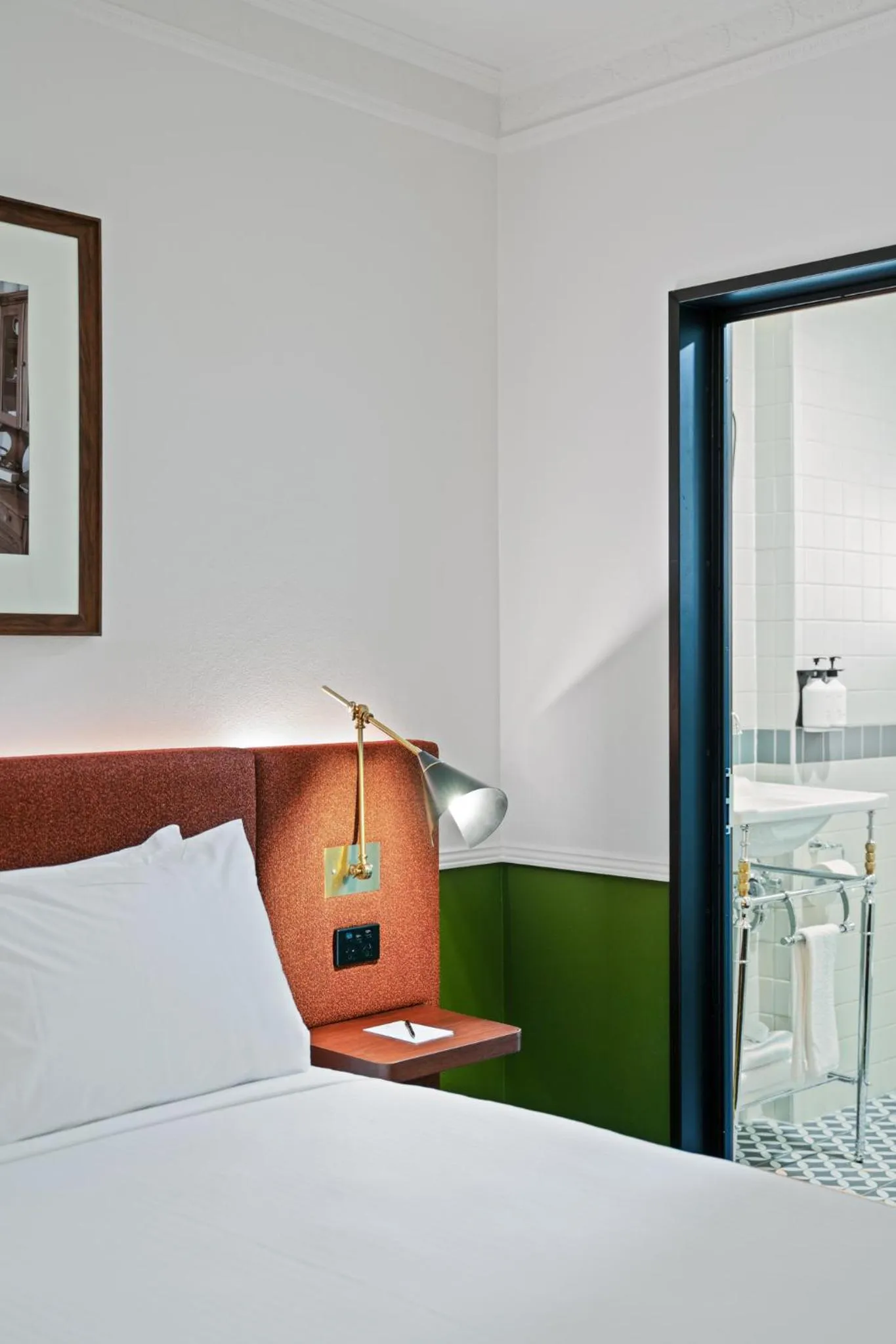 Bedroom, Bed in Silkari The Charrington at Chatswood