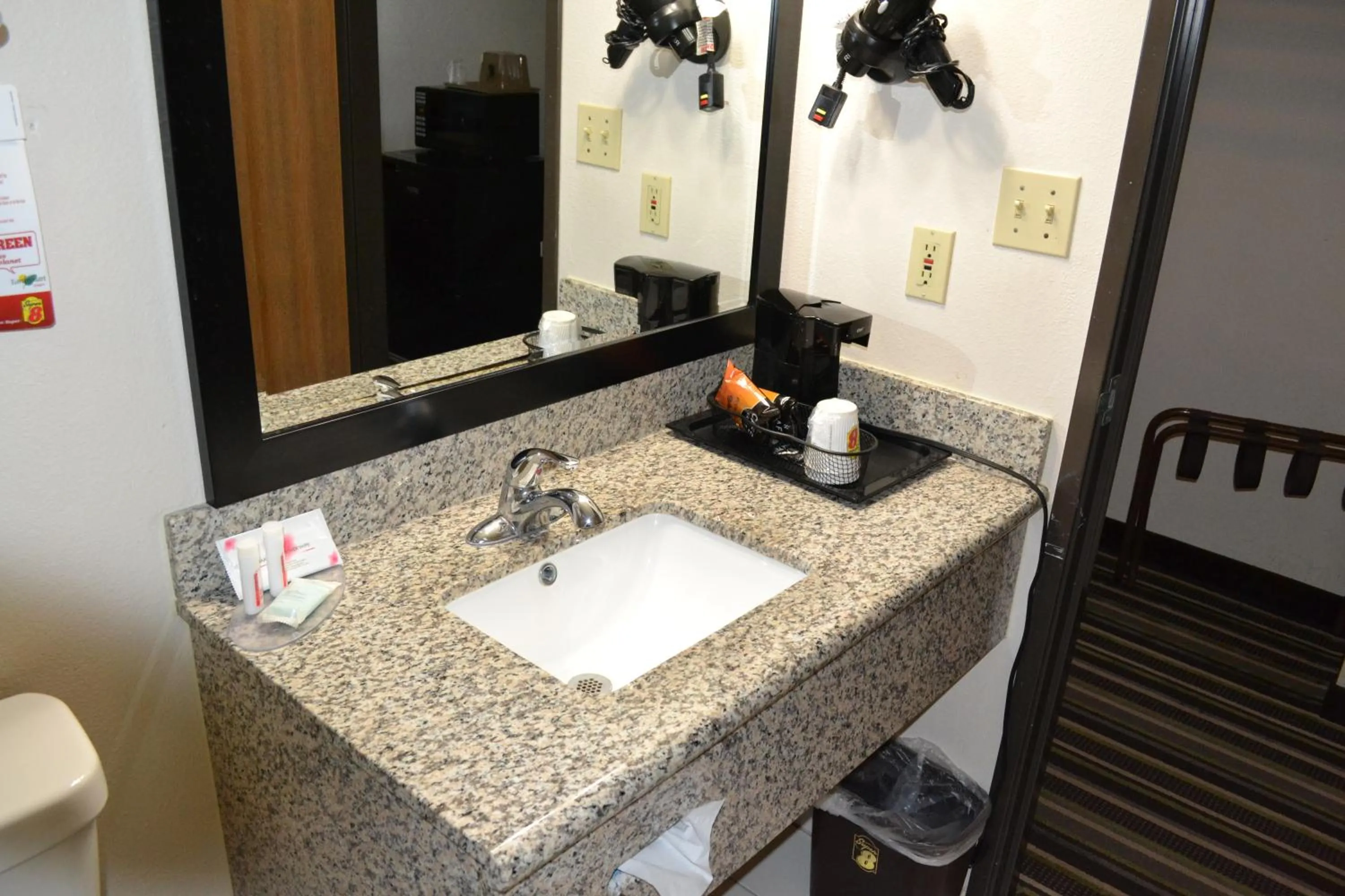 Super 8 by Wyndham Roswell