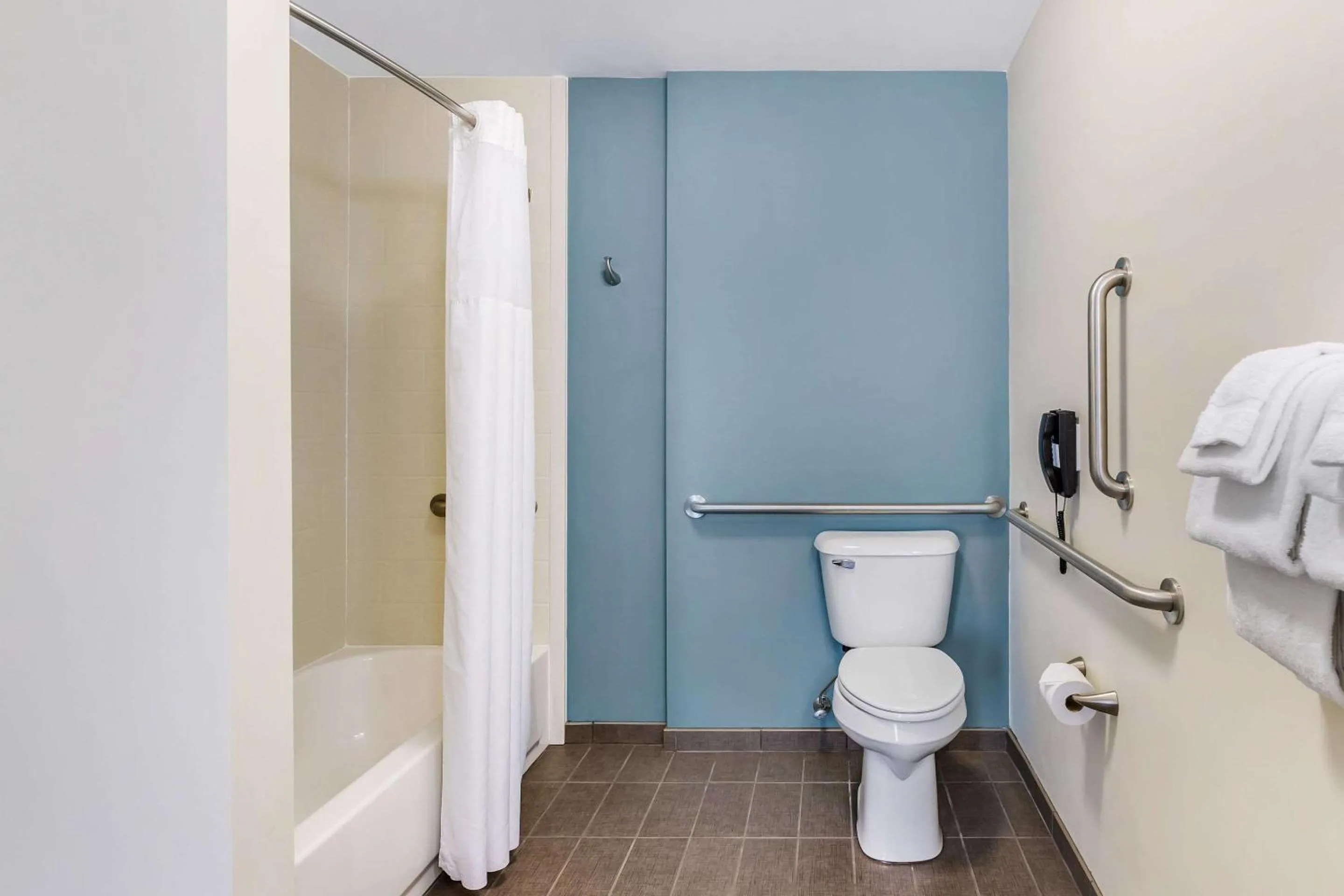 Bathroom in Sleep Inn & Suites Ames near ISU Campus