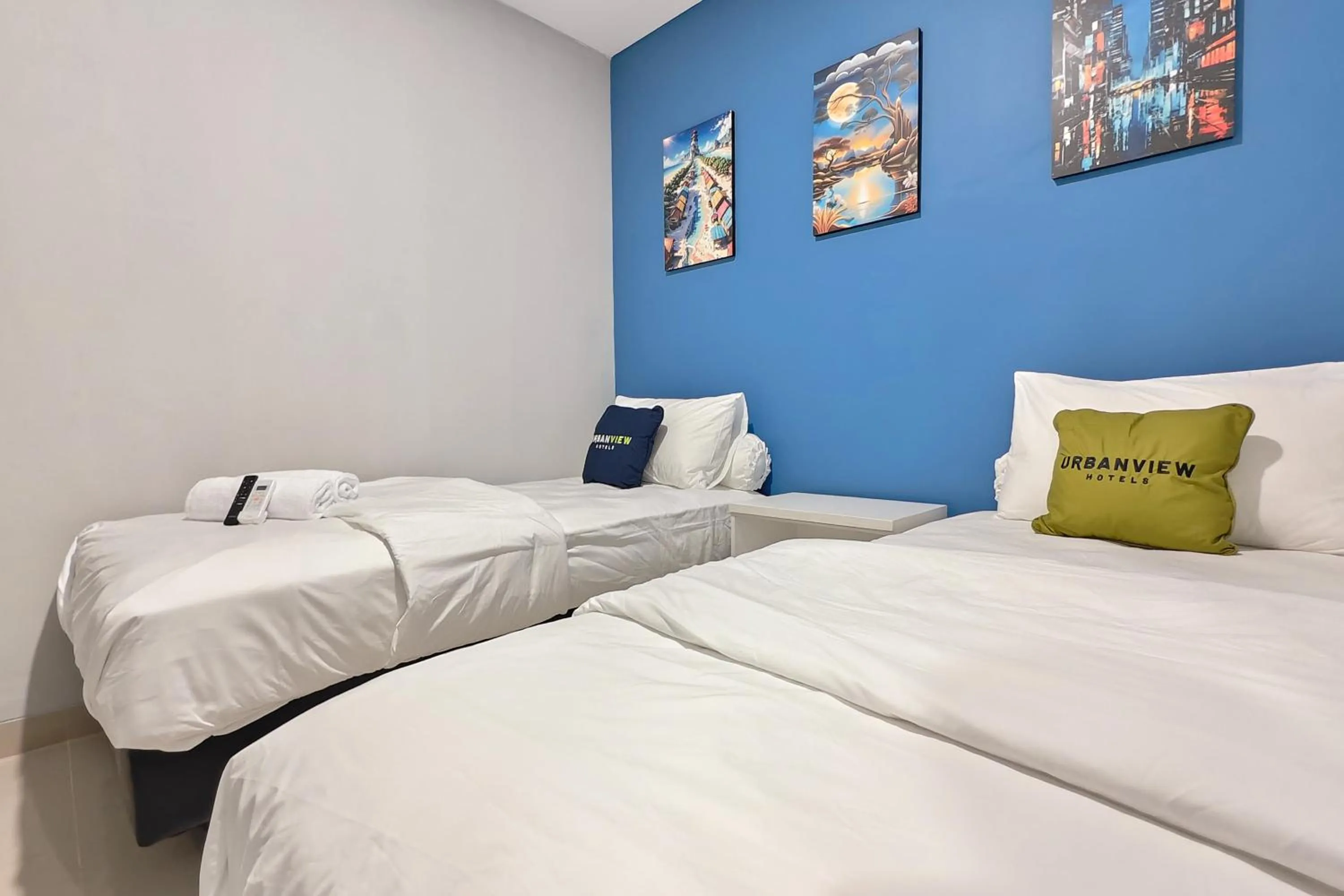 Bedroom, Bed in Urbanview Green Lake Sunter Residence