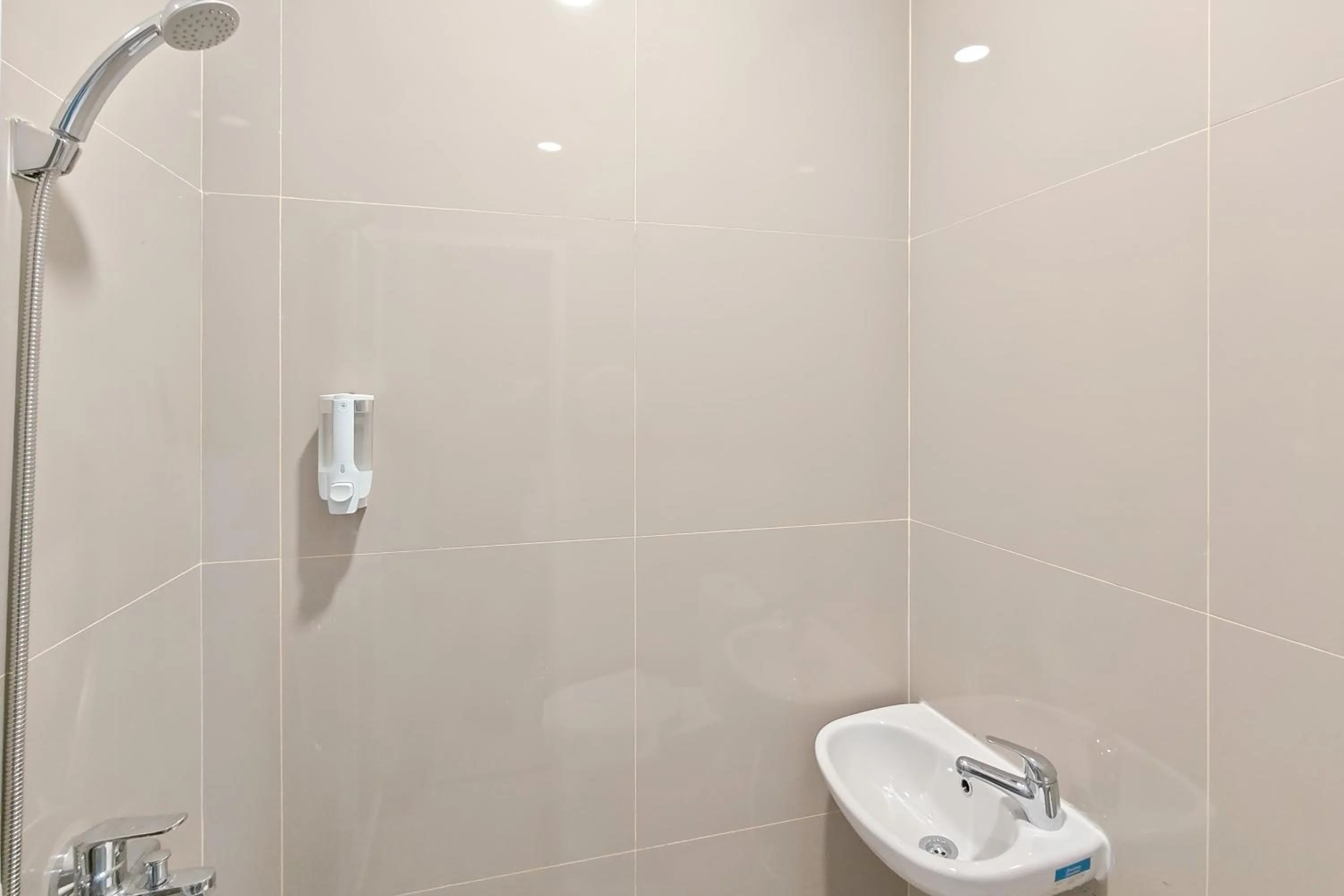 Bathroom in Urbanview Green Lake Sunter Residence