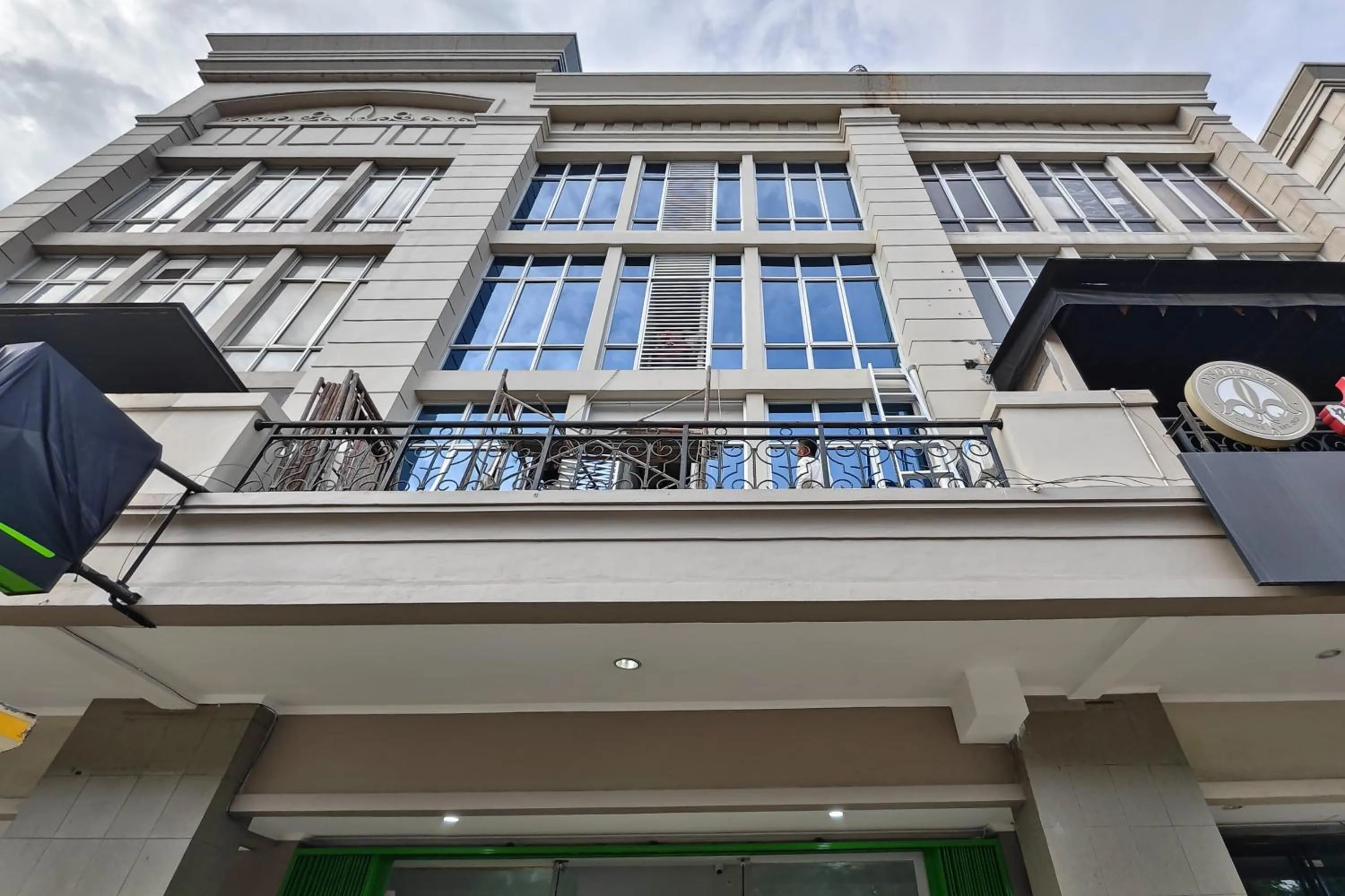 Property building in Urbanview Green Lake Sunter Residence