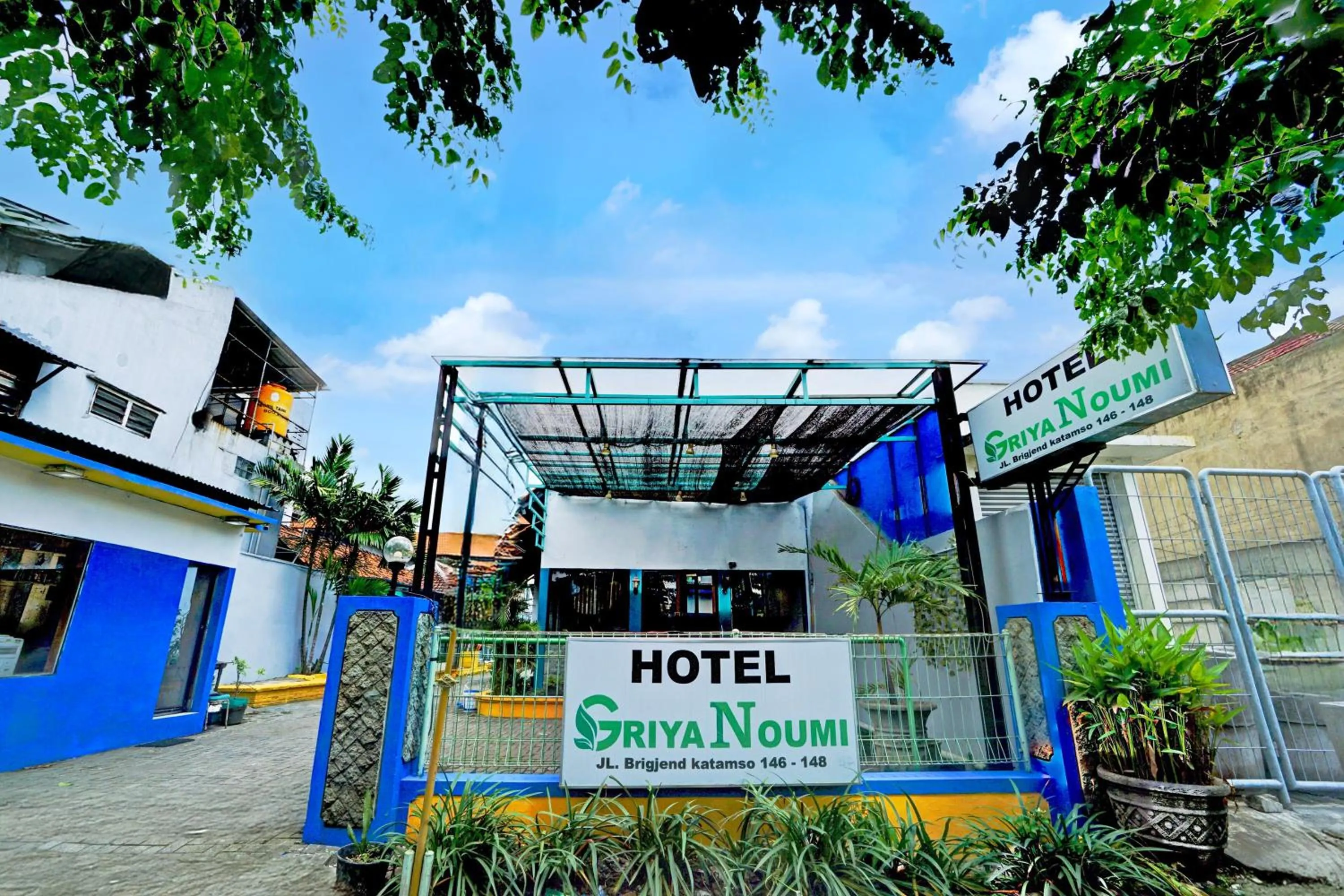 Facade/entrance in Hotel O Bungurasih Near Juanda International Airport Formerly Griya Waru Hotel