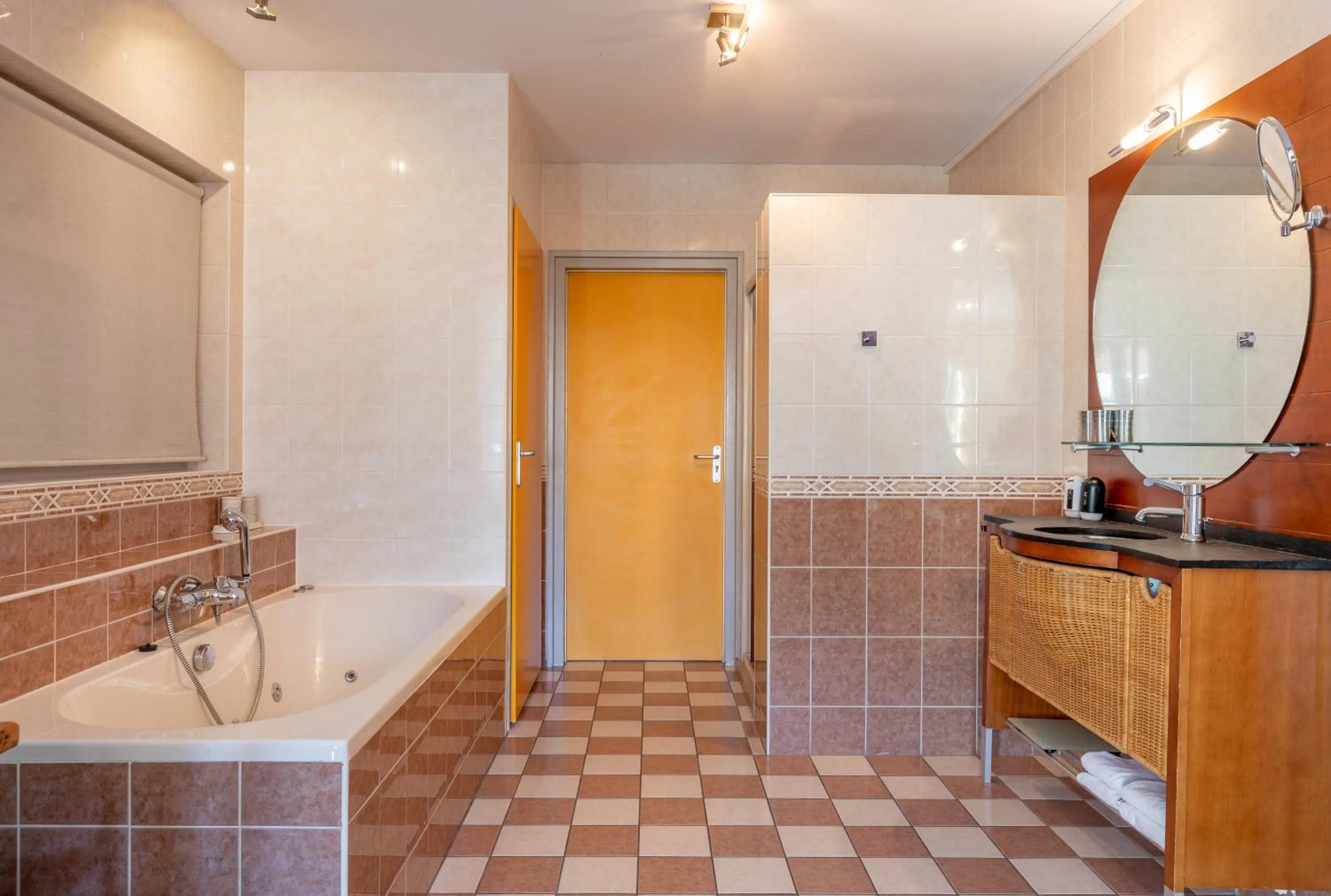 Shower in Hotel Domburg4you