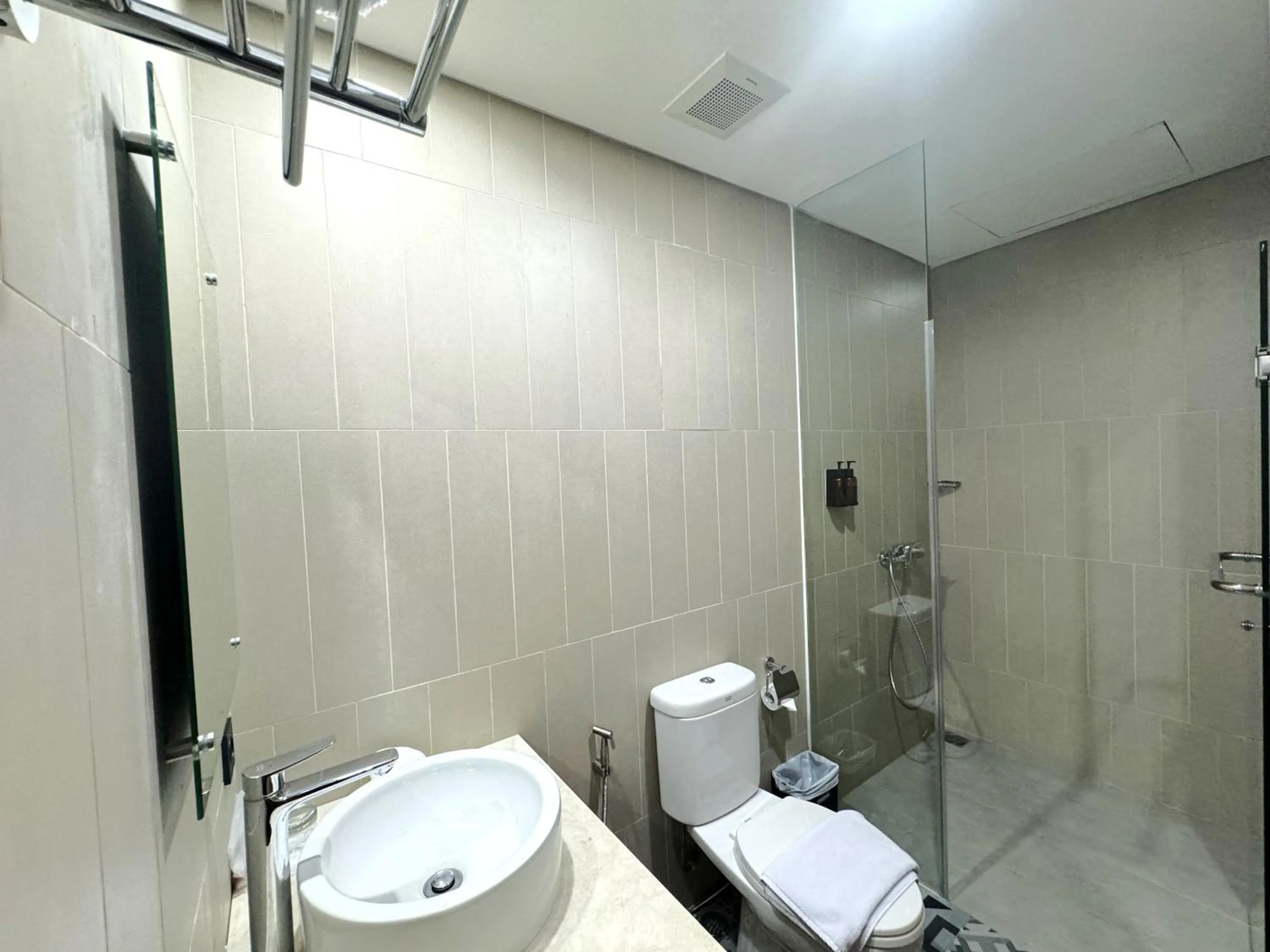 Bathroom in Howard Johnson By Wyndham Tangerang