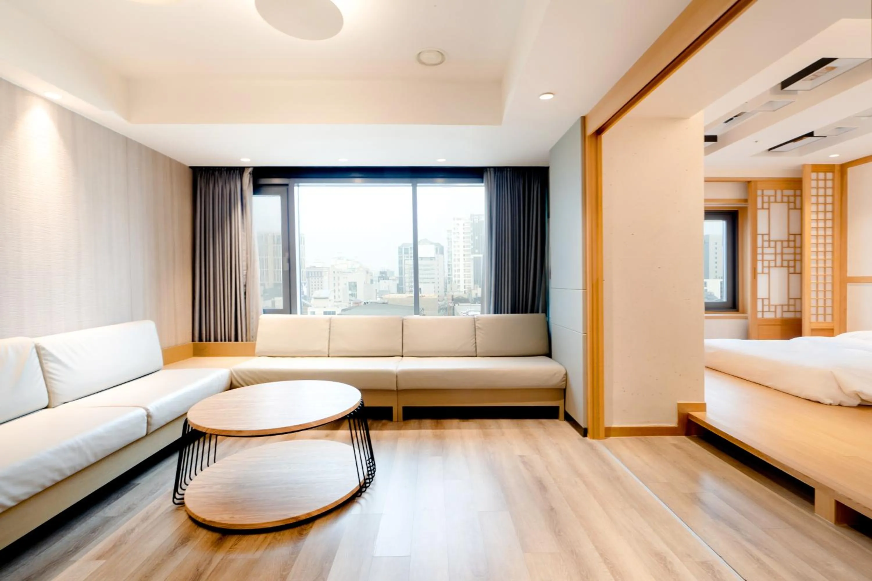Living room, Bed in Eliena Hotel Seoul Gangnam