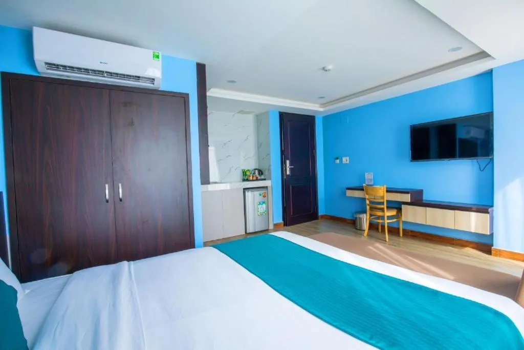 Bedroom, Bed in Blue Ocean Beachside Hotel Danang