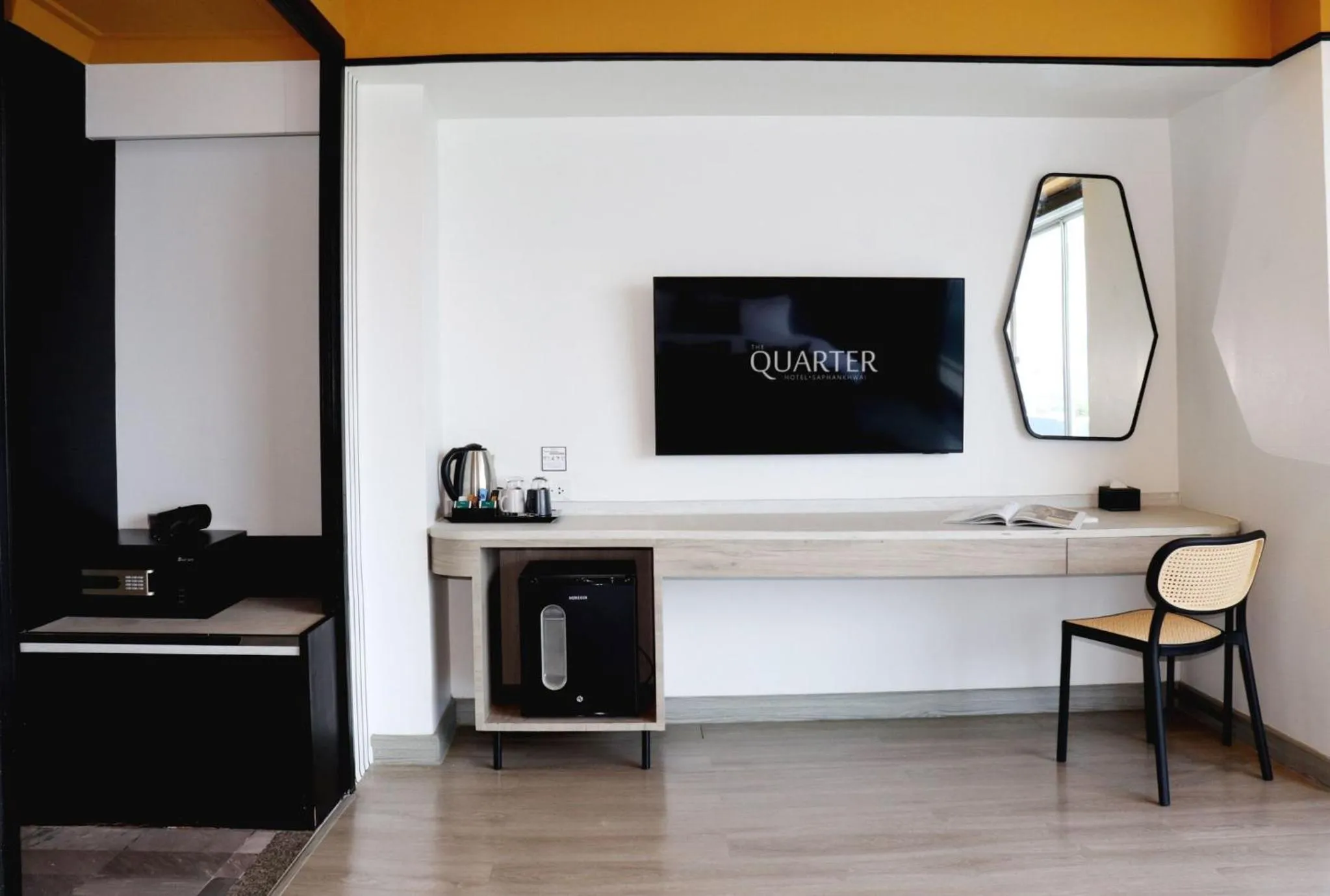 TV and multimedia in The Quarter Saphankhwai by UHG