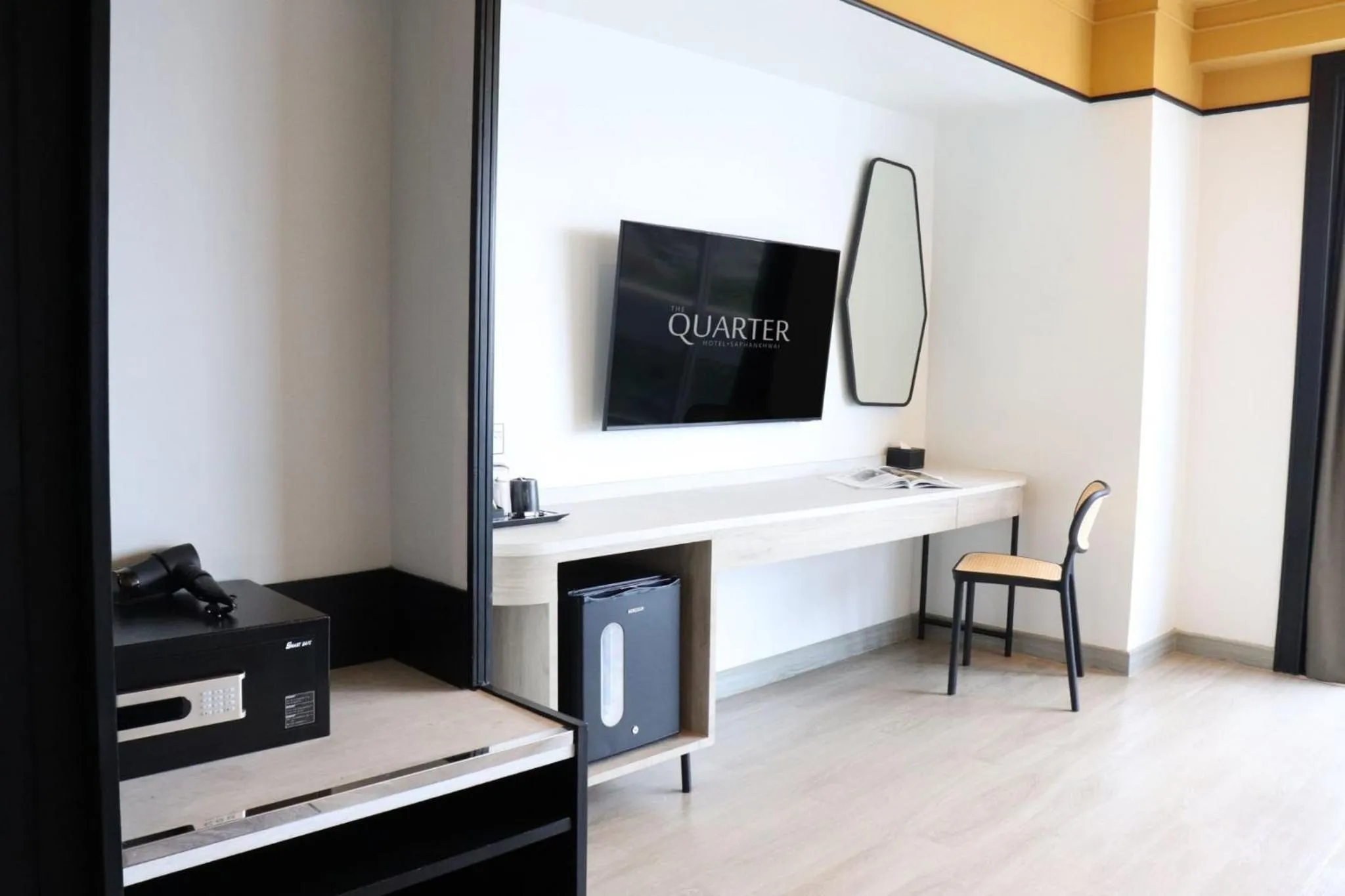 TV and multimedia in The Quarter Saphankhwai by UHG