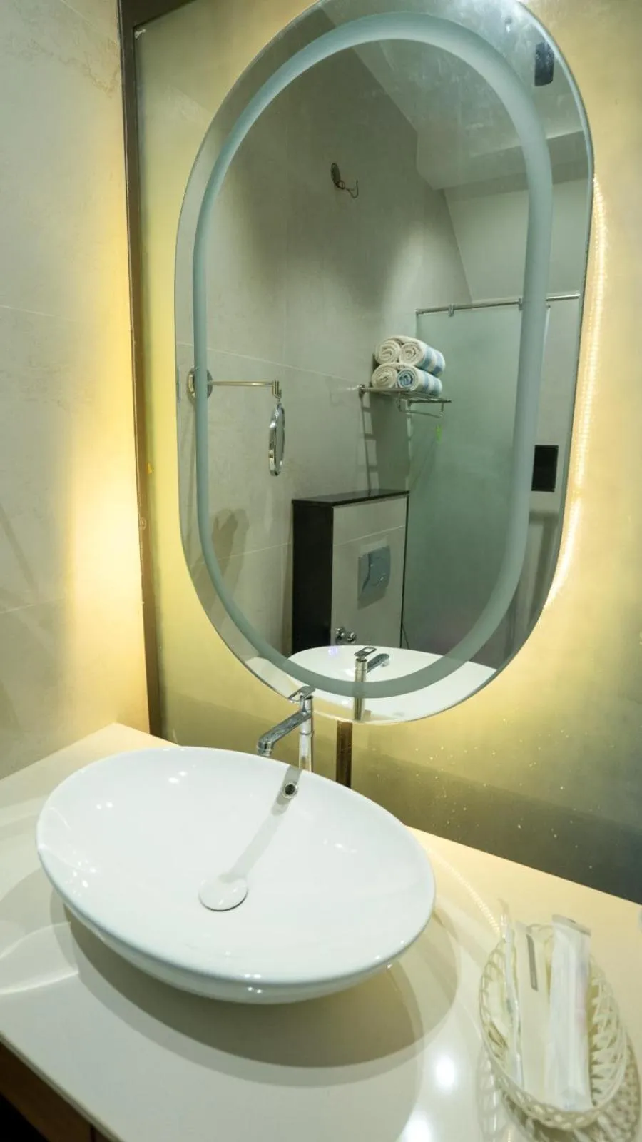 Shower in Sakthi River Resort