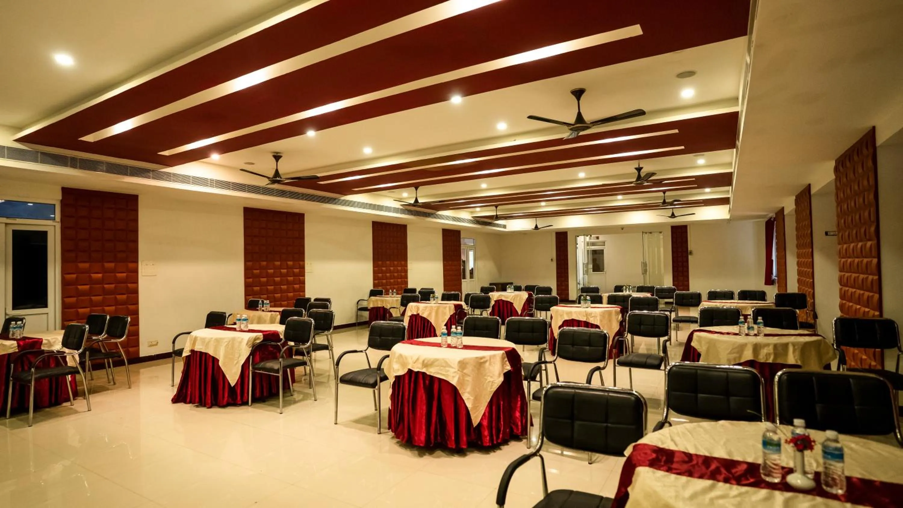Business facilities in Sakthi River Resort