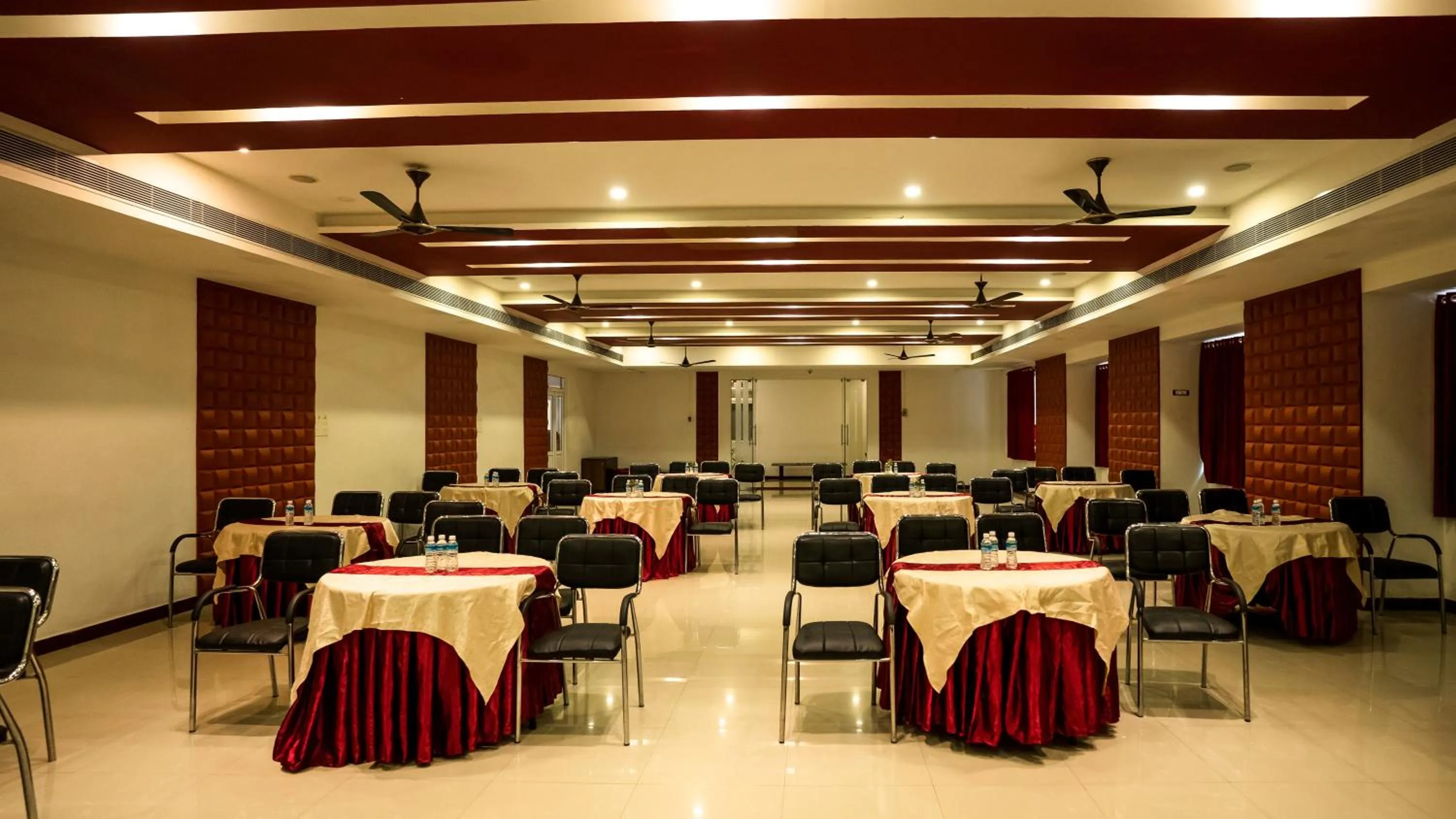 Meeting/conference room in Sakthi River Resort