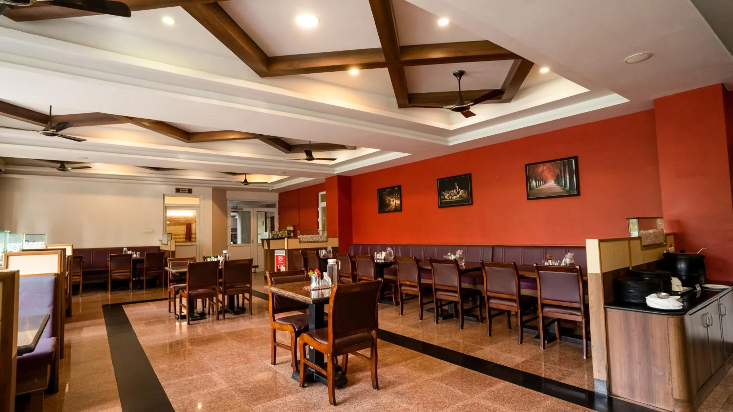 Restaurant/places to eat in Sakthi River Resort