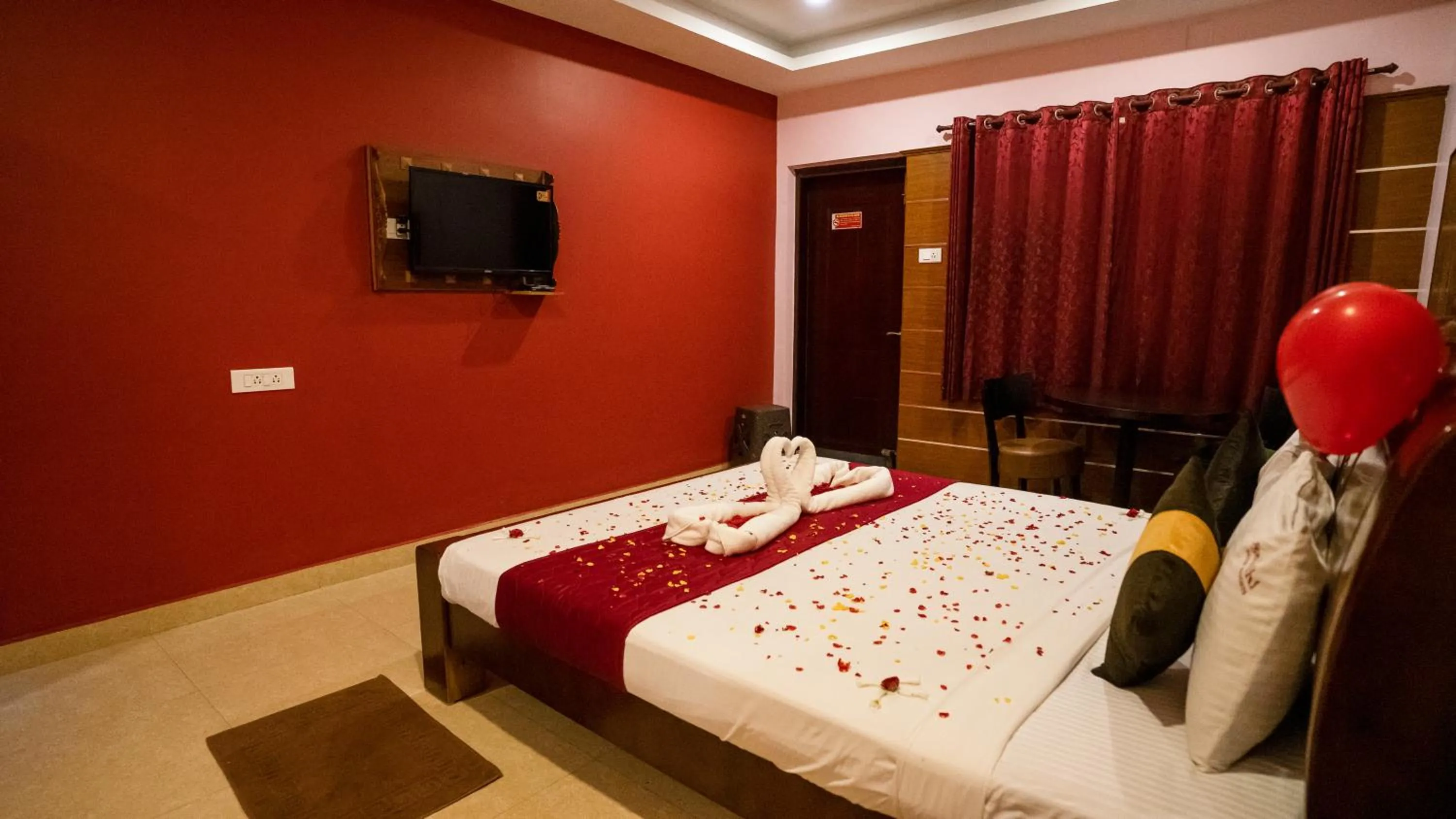 Bed in Sakthi River Resort