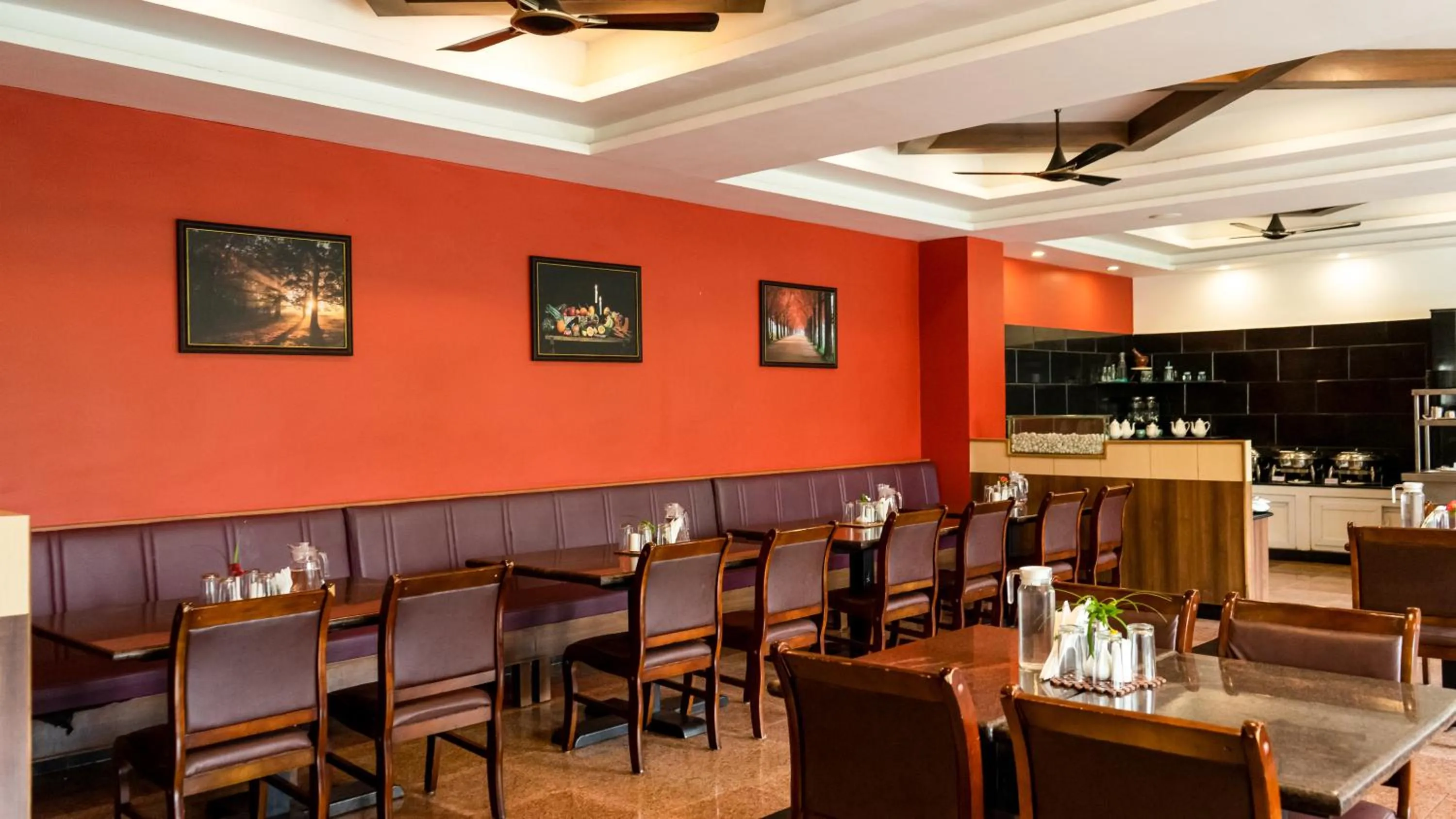 Restaurant/places to eat in Sakthi River Resort