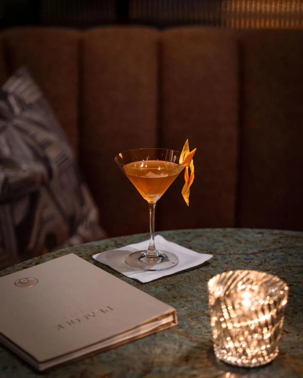 Lounge or bar in Waldorf Astoria Osaka