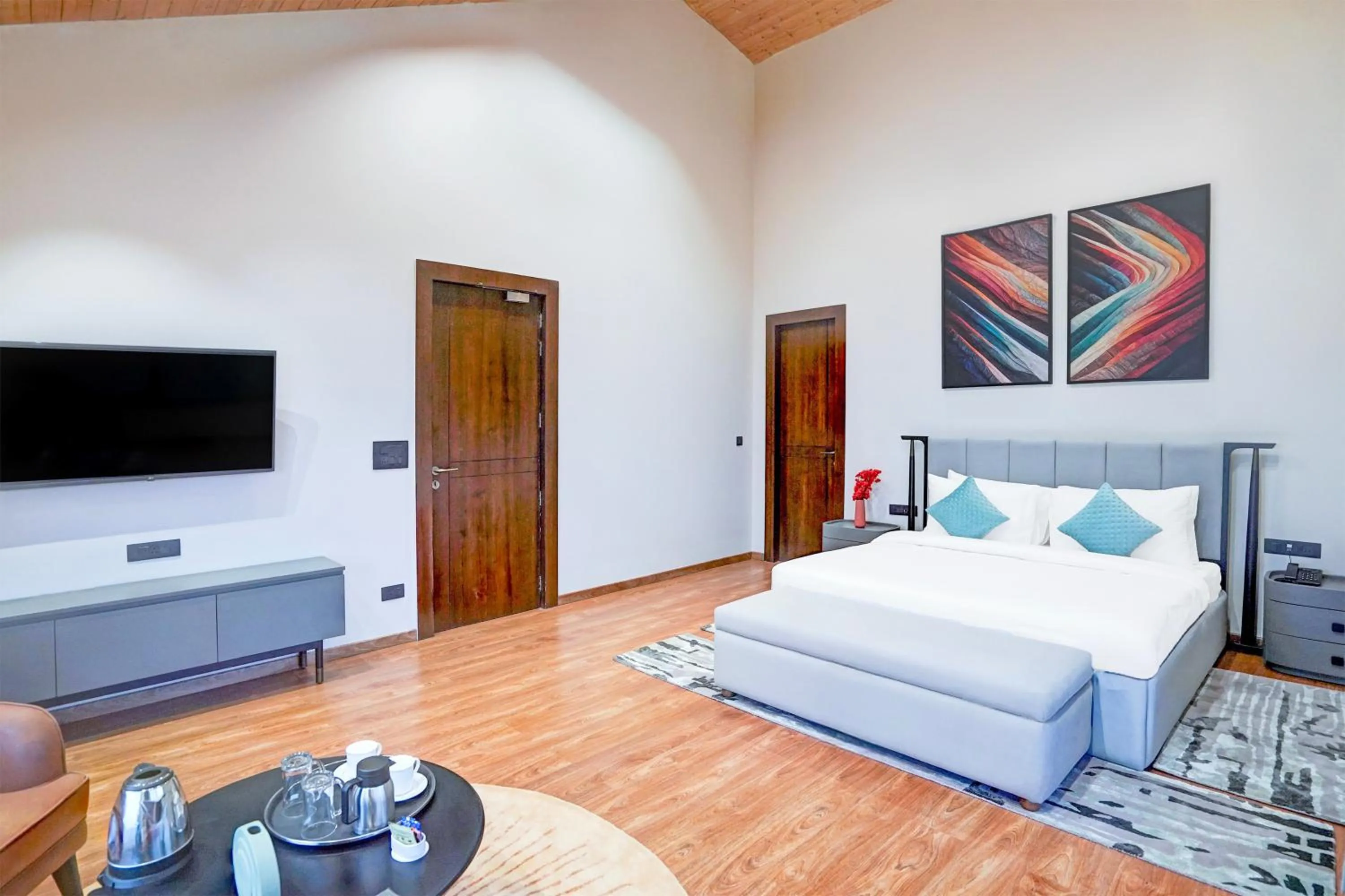 Bedroom, Bed in Sunday by CheckIn Premium 5 BHK Villa Mihika, Shimla