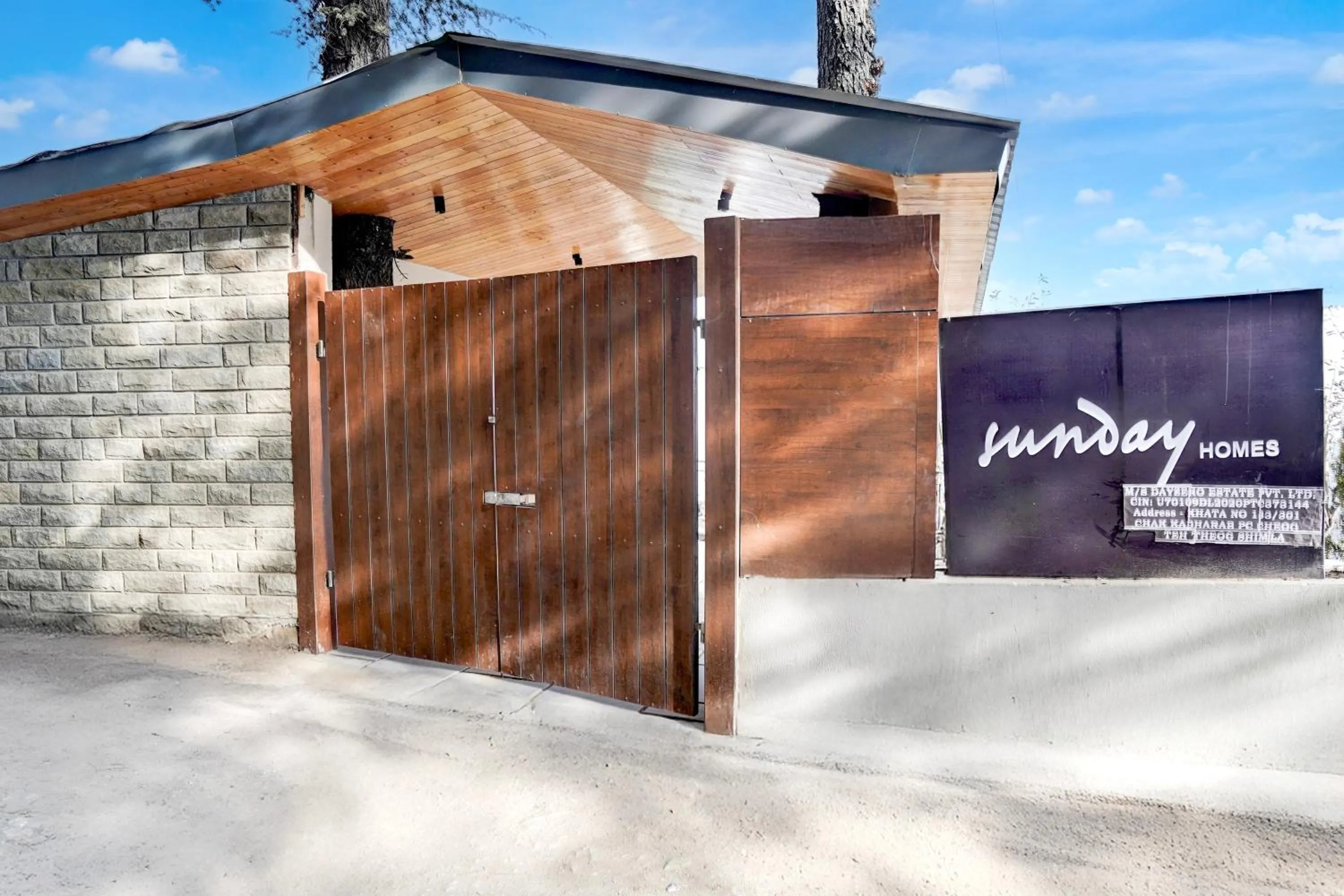 Facade/entrance in Sunday by CheckIn Premium 5 BHK Villa Mihika, Shimla