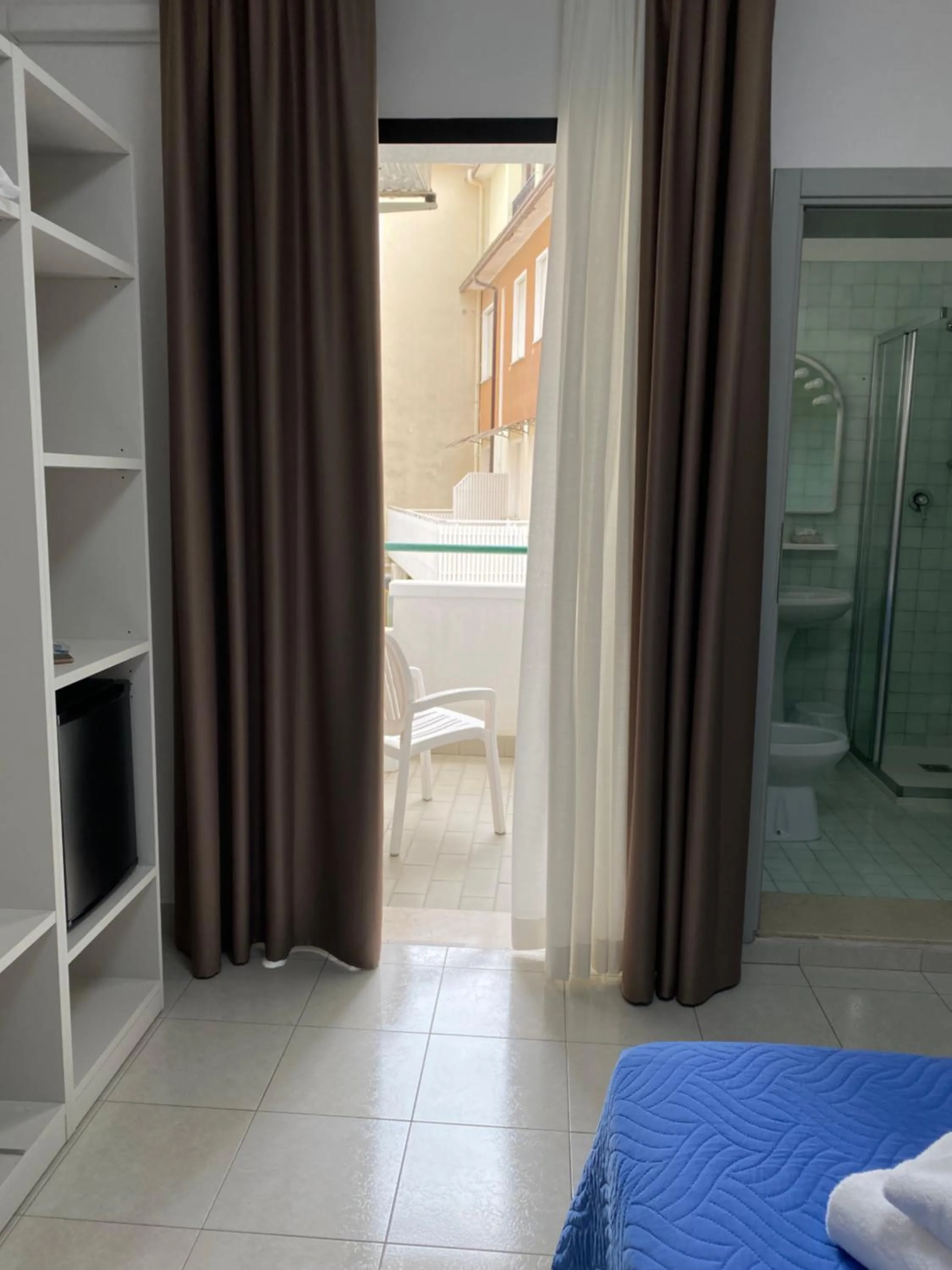 Balcony/Terrace, Bed in Hotel Bahia