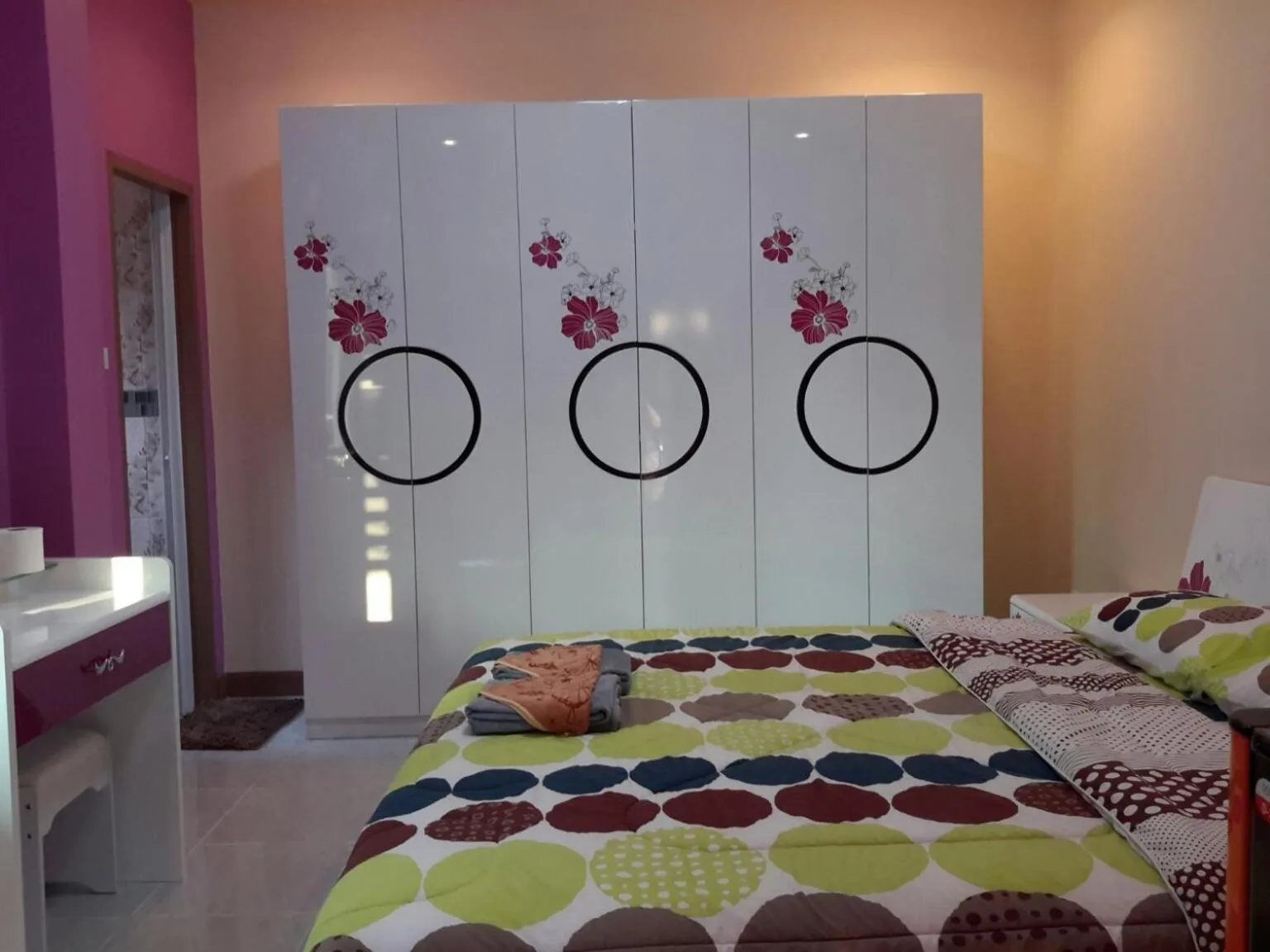 Bed in Donchai House Guest House& Cafe