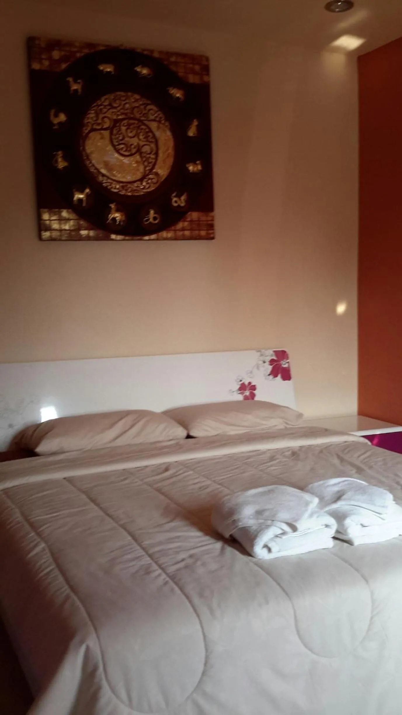 Bed in Donchai House Guest House& Cafe