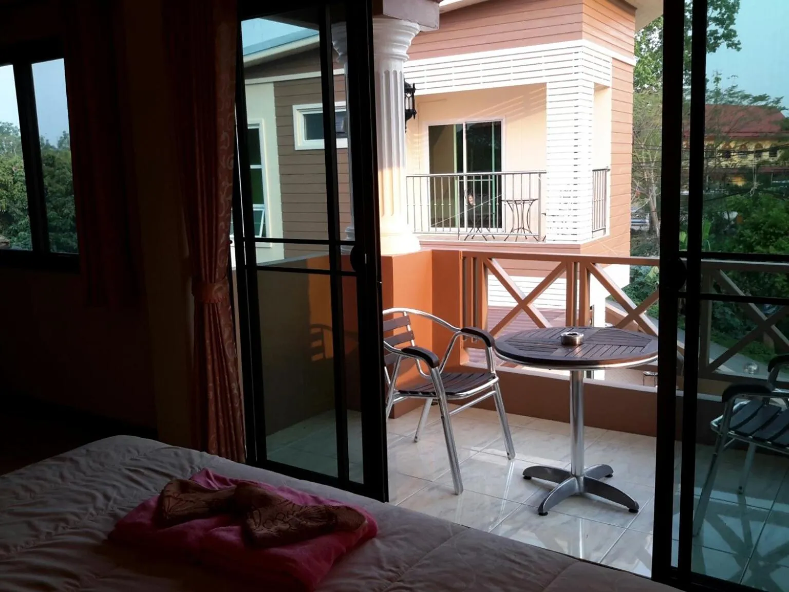 Donchai House Guest House& Cafe