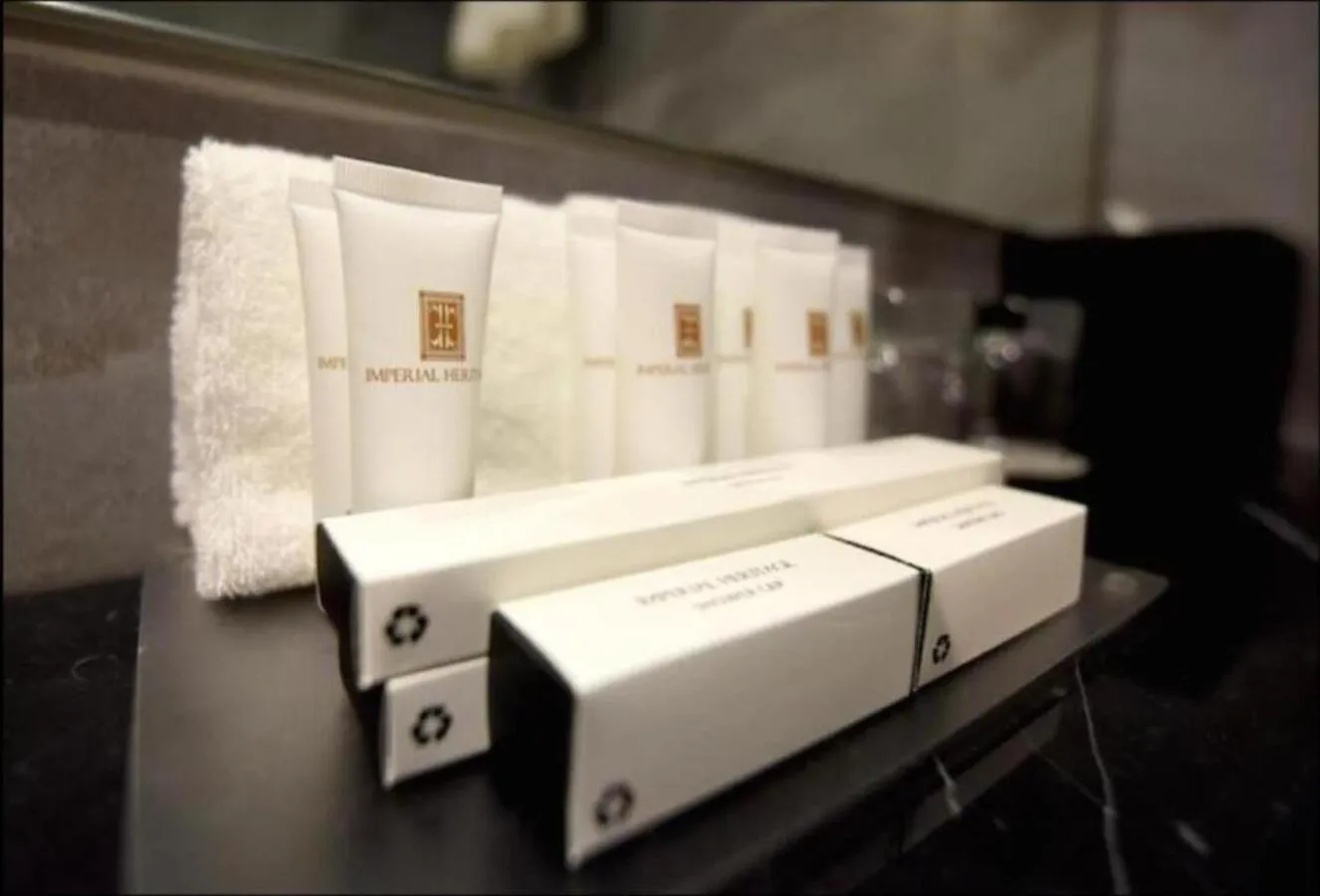 Toilet in Imperial Heritage Hotel Melaka I City Centre I Free Wifi I Free Parking l Free Club Lounge Access