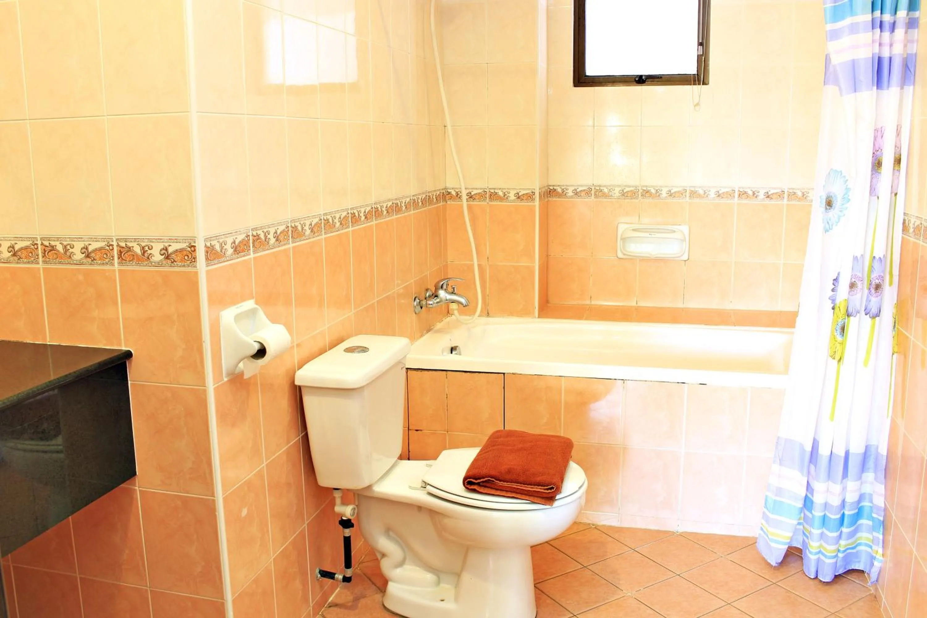 Shower in KK Vacation Apartments-Marina Court - STAY AND GET CASH REBATE