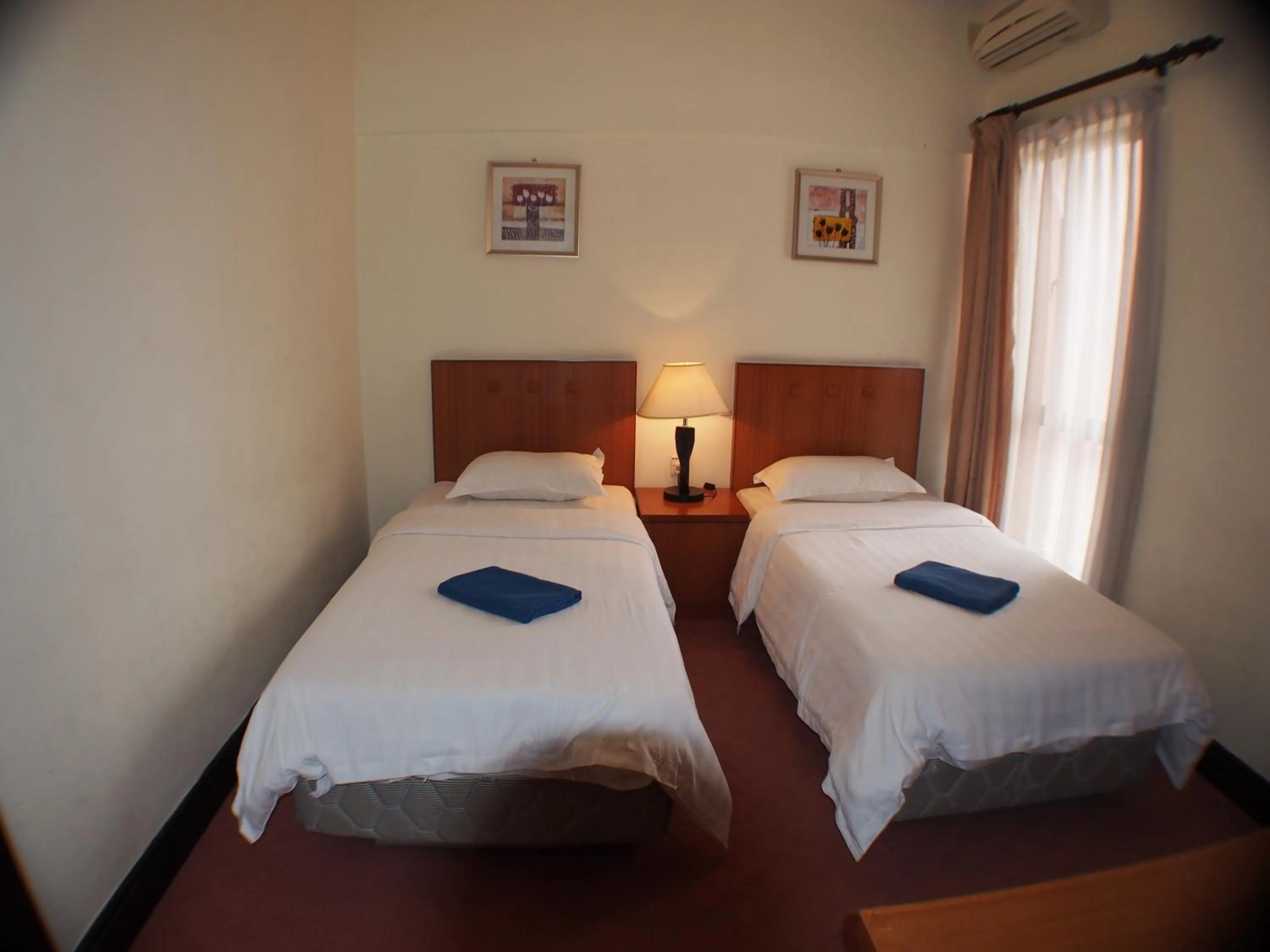 Bed in KK Vacation Apartments-Marina Court - STAY AND GET CASH REBATE