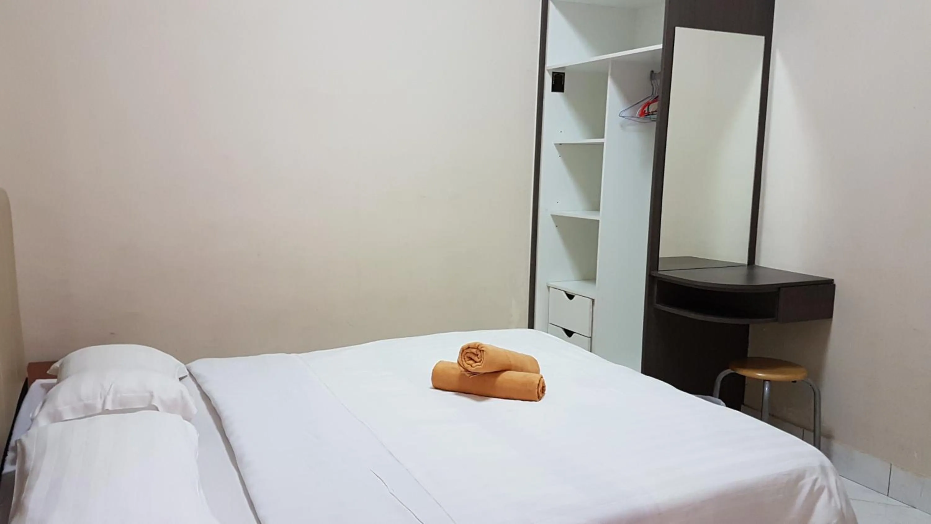 Bed in KK Vacation Apartments-Marina Court - STAY AND GET CASH REBATE