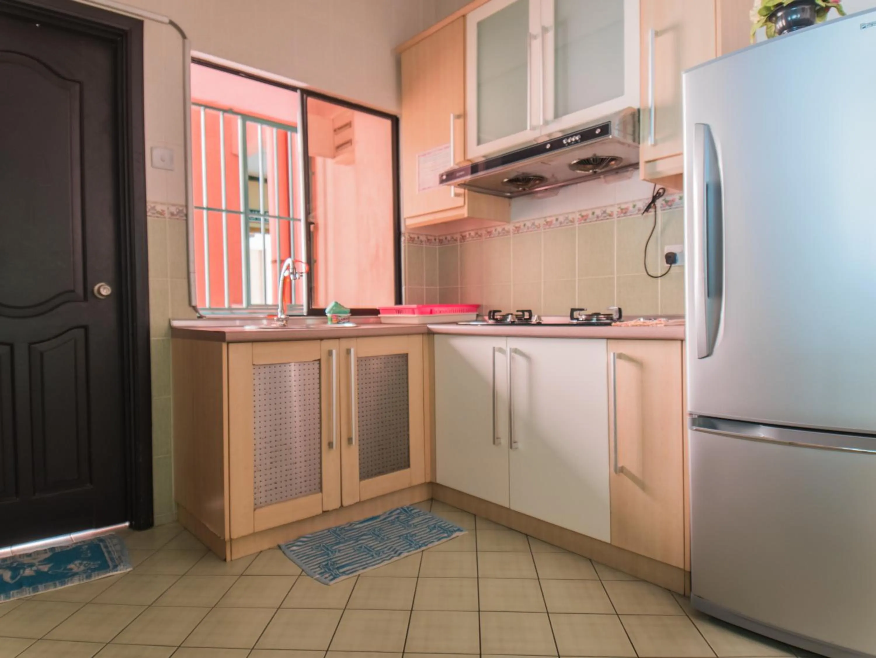 Kitchen or kitchenette in KK Vacation Apartments-Marina Court - STAY AND GET CASH REBATE