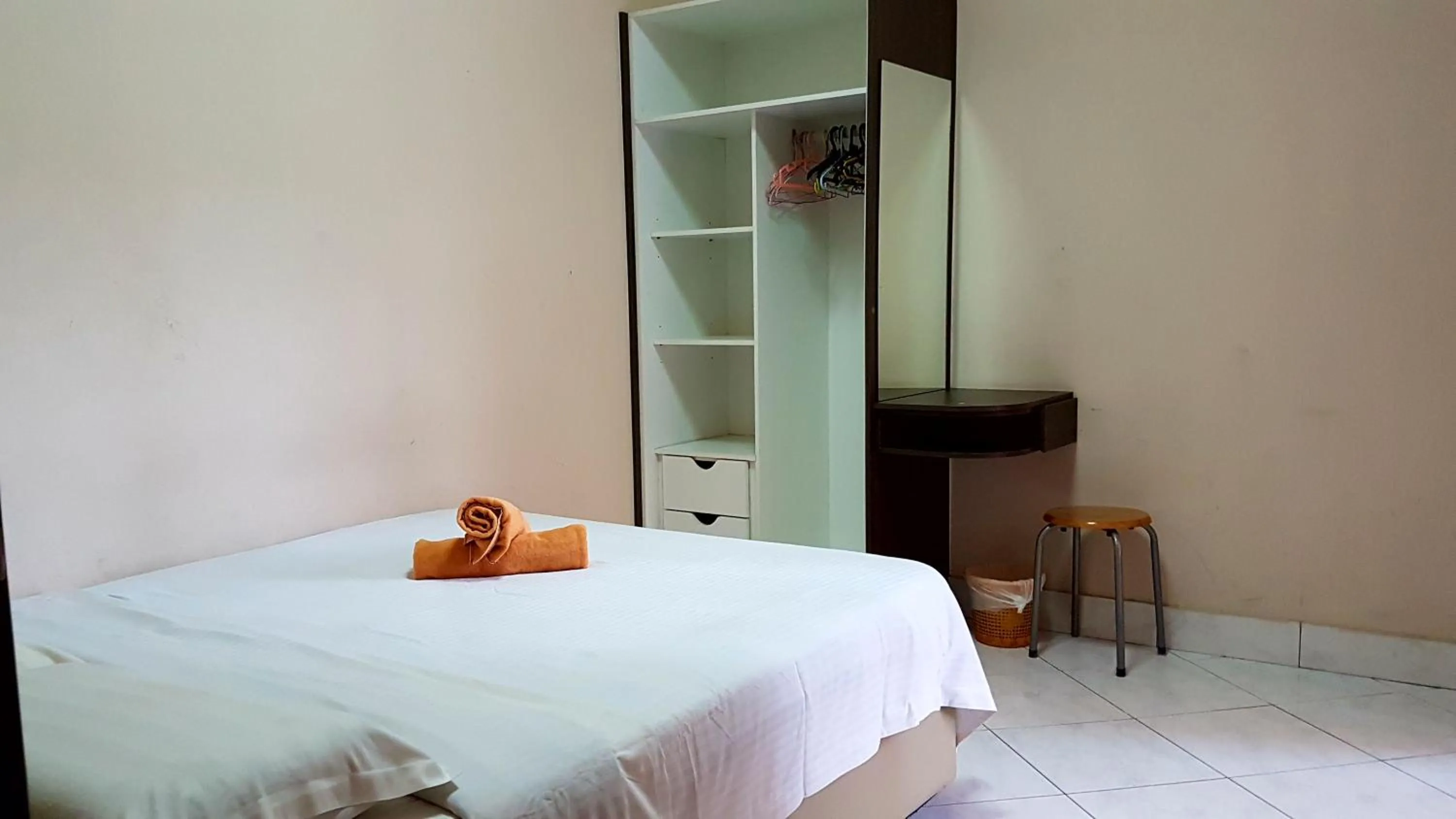 Bed in KK Vacation Apartments-Marina Court - STAY AND GET CASH REBATE