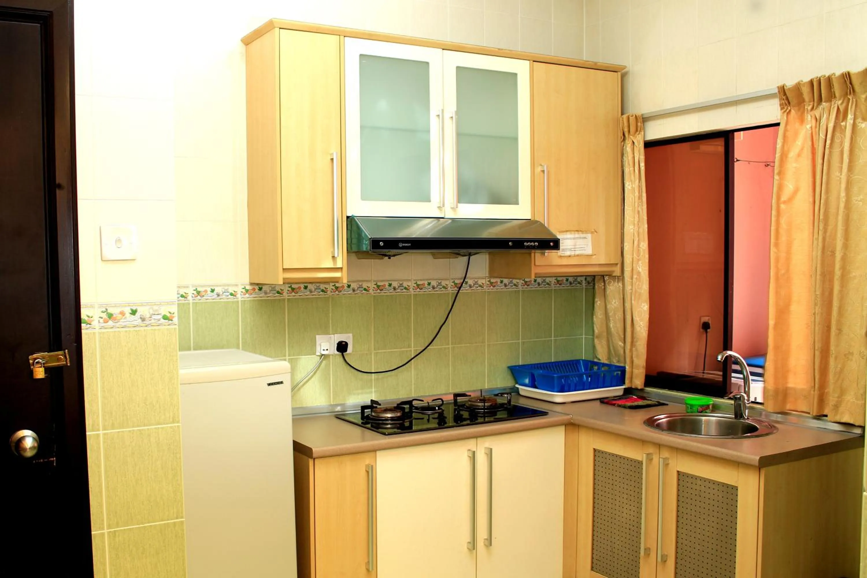 Kitchen or kitchenette in KK Vacation Apartments-Marina Court - STAY AND GET CASH REBATE