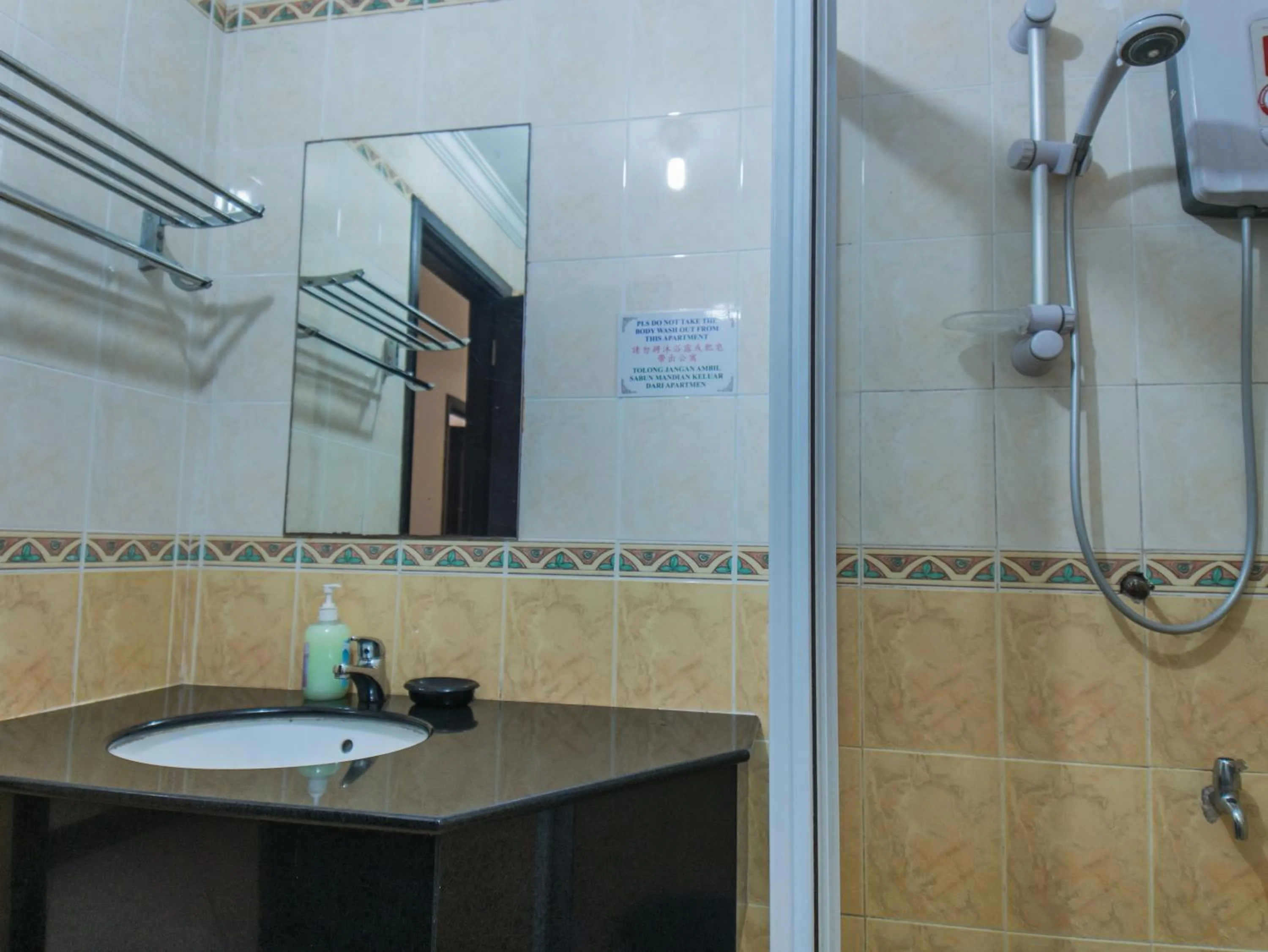 Shower in KK Vacation Apartments-Marina Court - STAY AND GET CASH REBATE