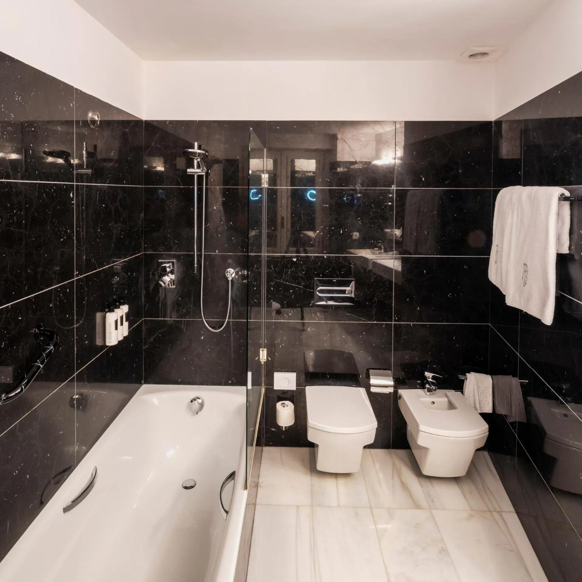 Shower in Hostal de la Gavina GL - The Leading Hotels of the World