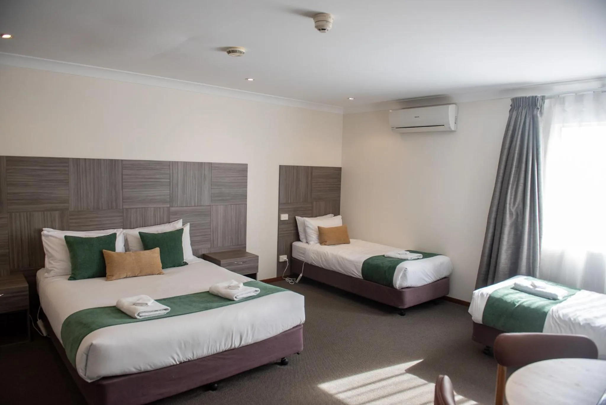 Bed in Victoria Hotel Strathalbyn