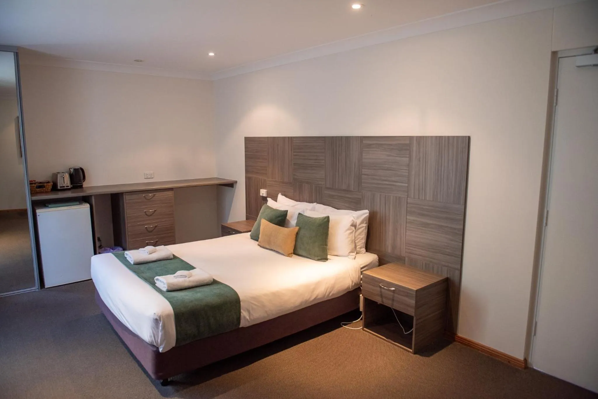 Bed in Victoria Hotel Strathalbyn