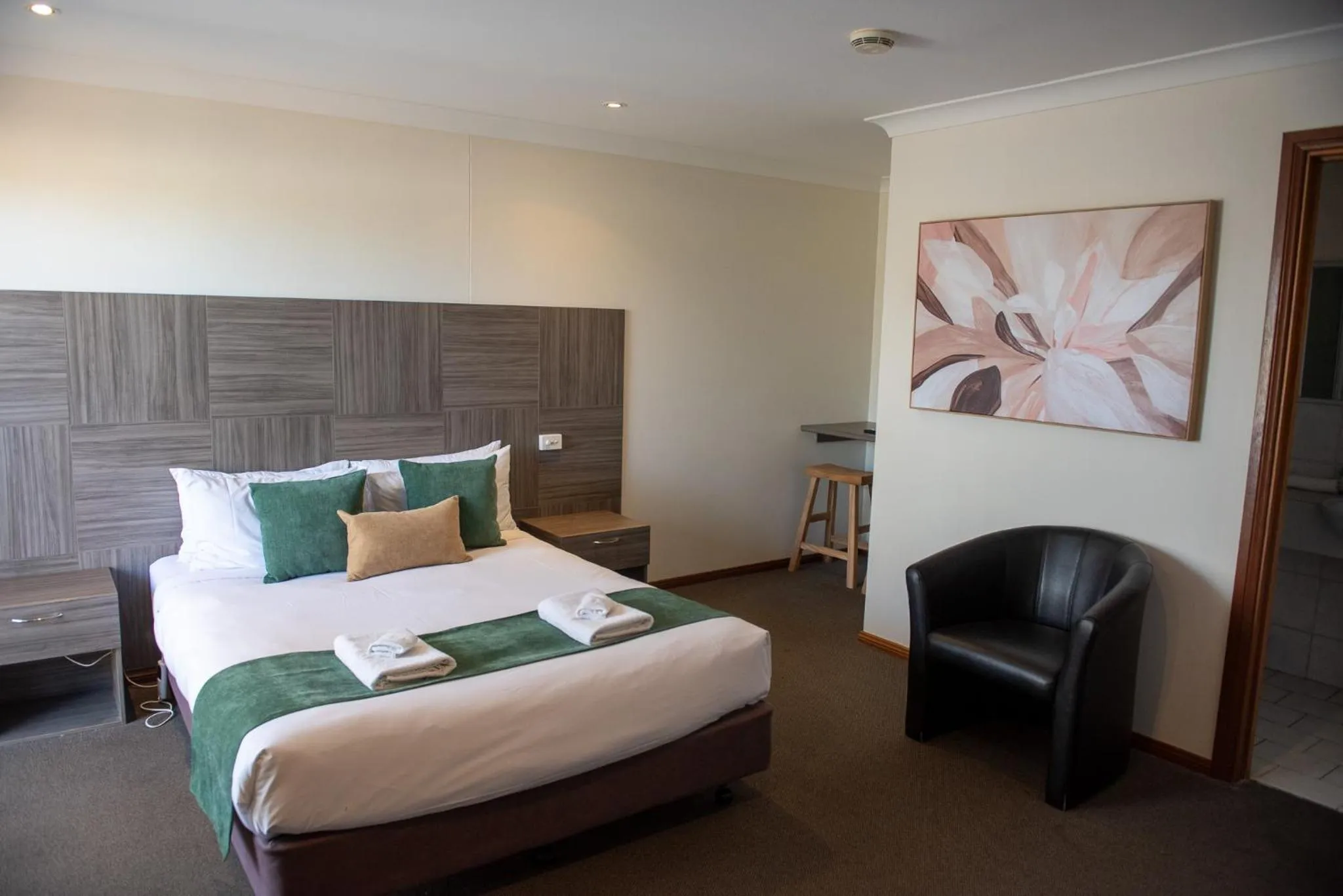 Bed in Victoria Hotel Strathalbyn